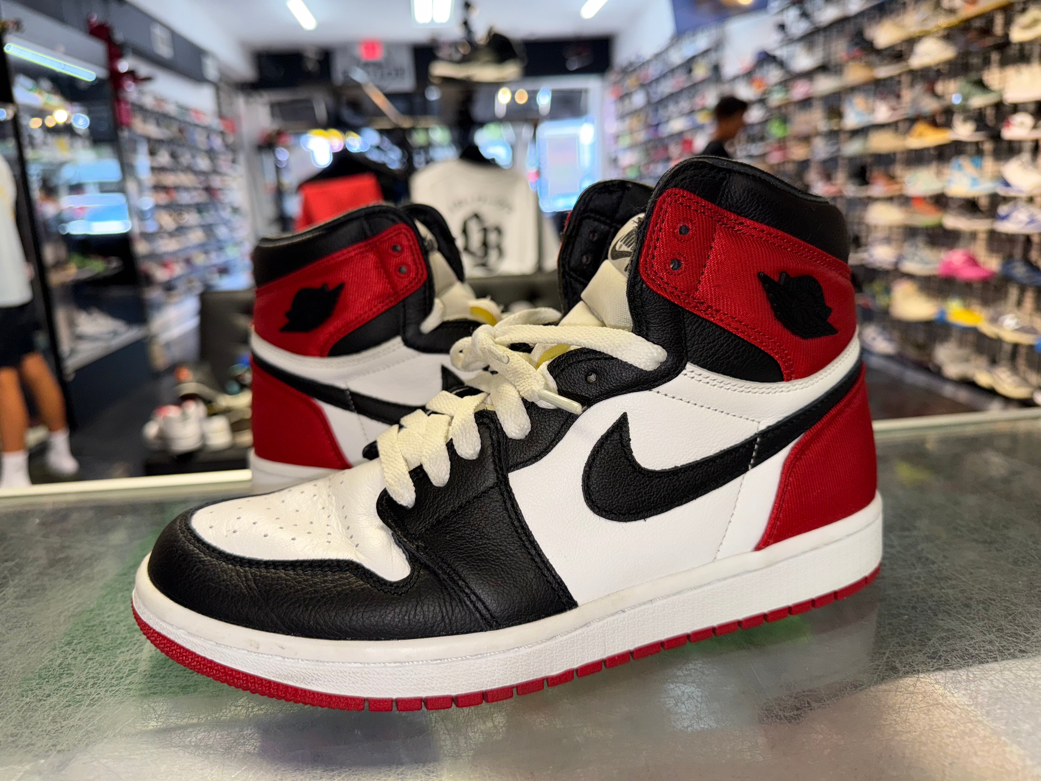 Size 7 (8.5W) Air Jordan 1 "Satin Black Toe"