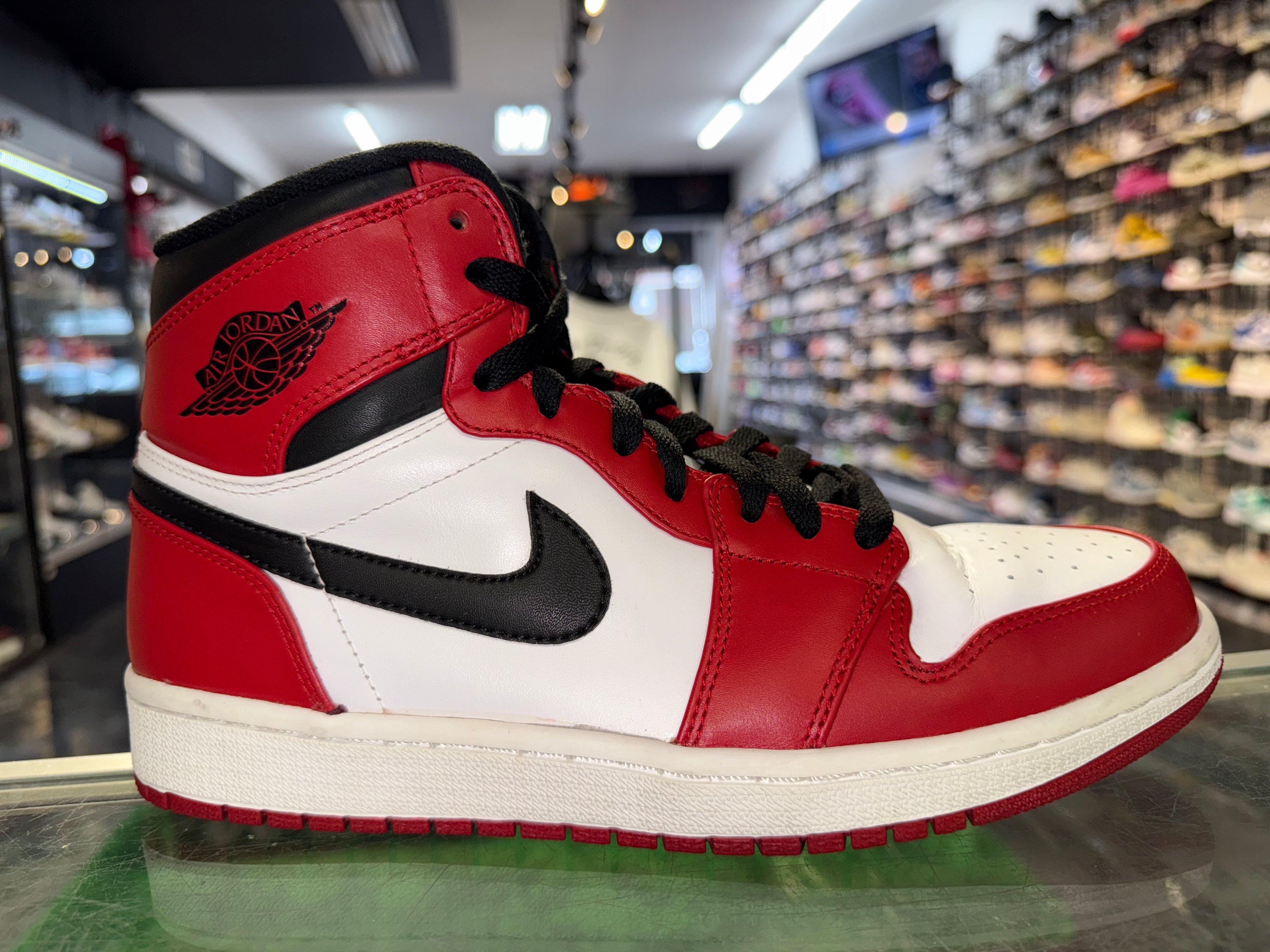 Size 8.5 Air Jordan 1 "Chicago" 2013