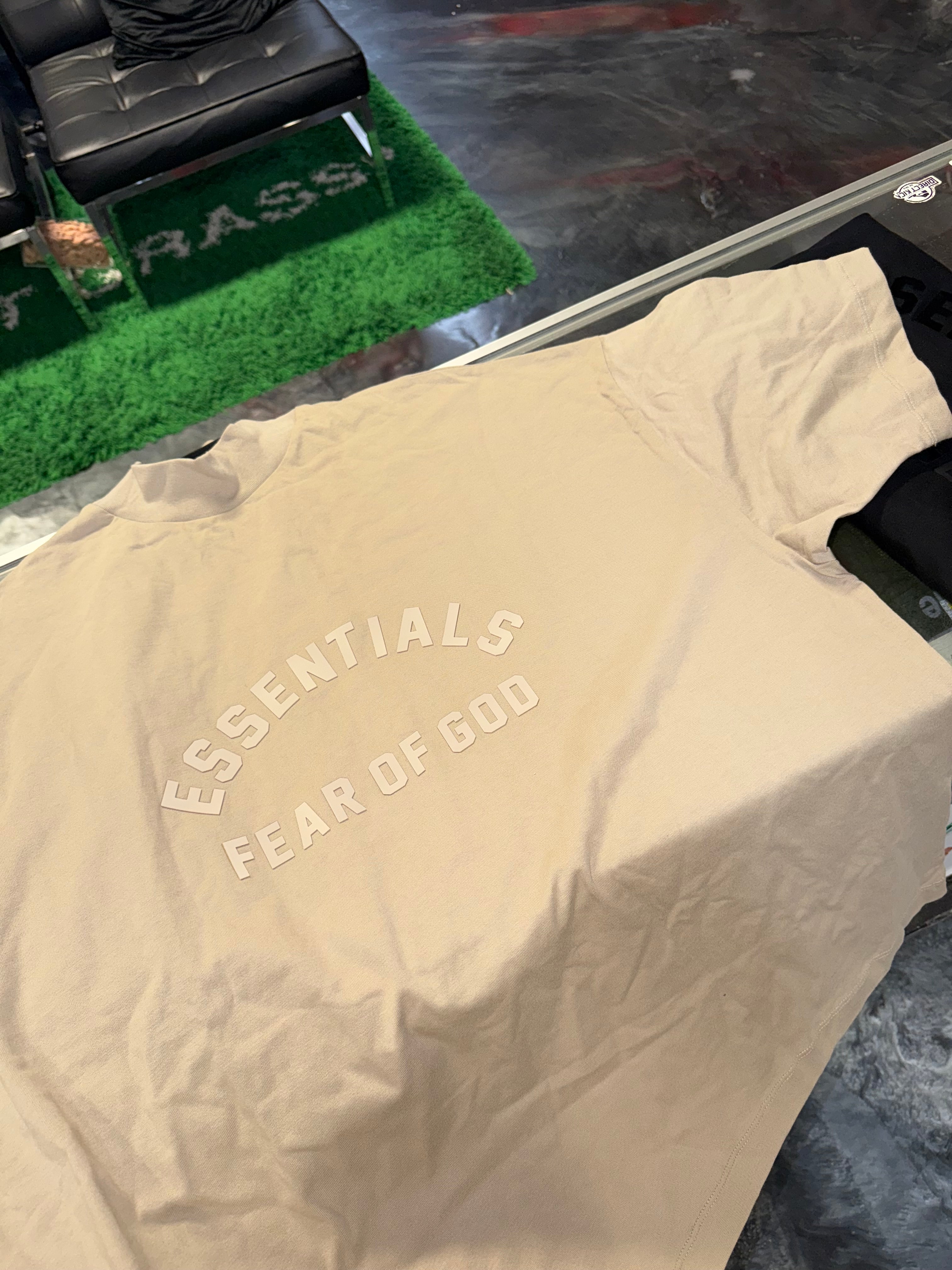 Size XL Essentials FOG Arch Logo Tee “Beige”