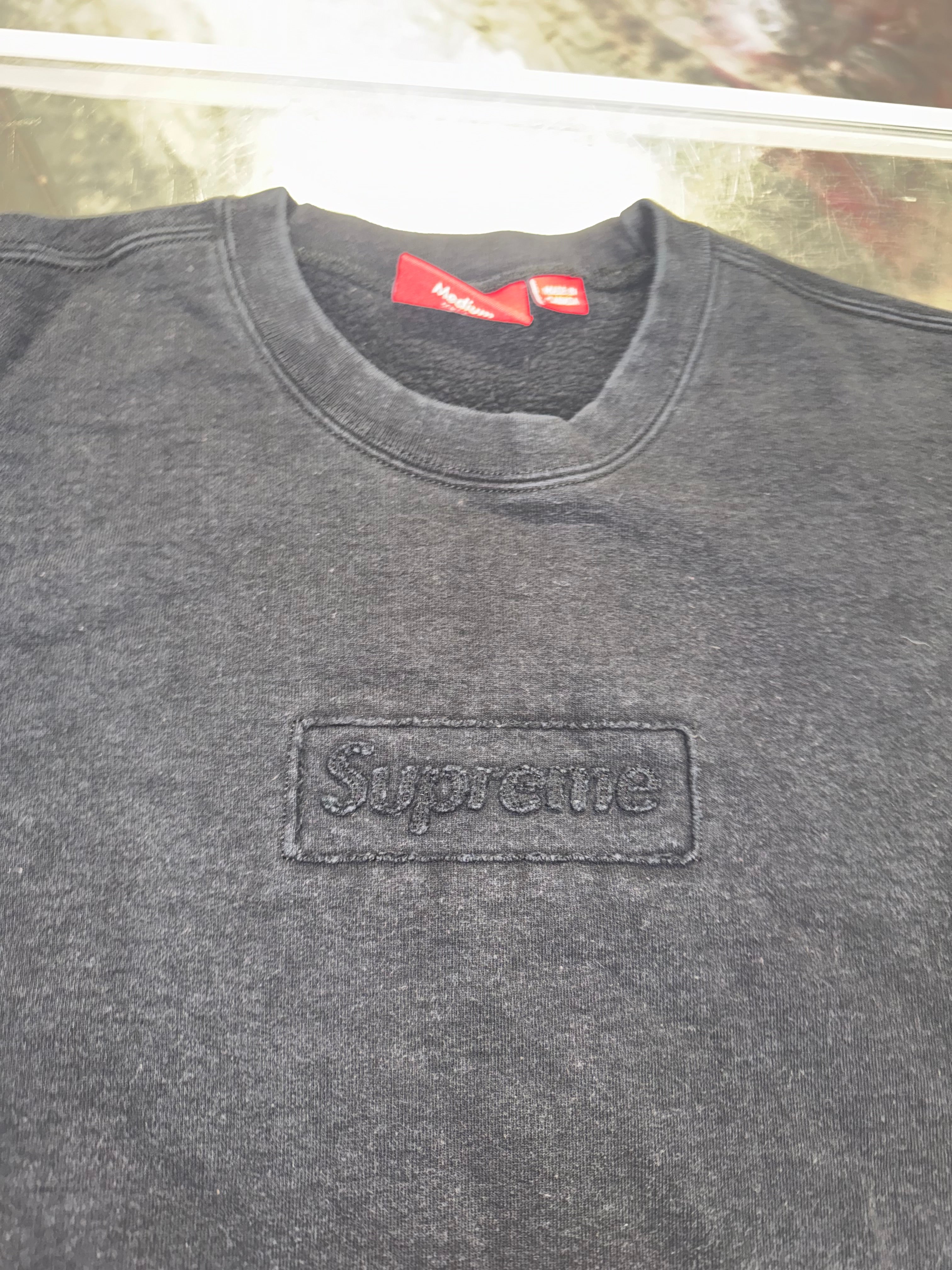 Size M Supreme Cutout Box Logo Crewneck “Black” – Direct Kicks