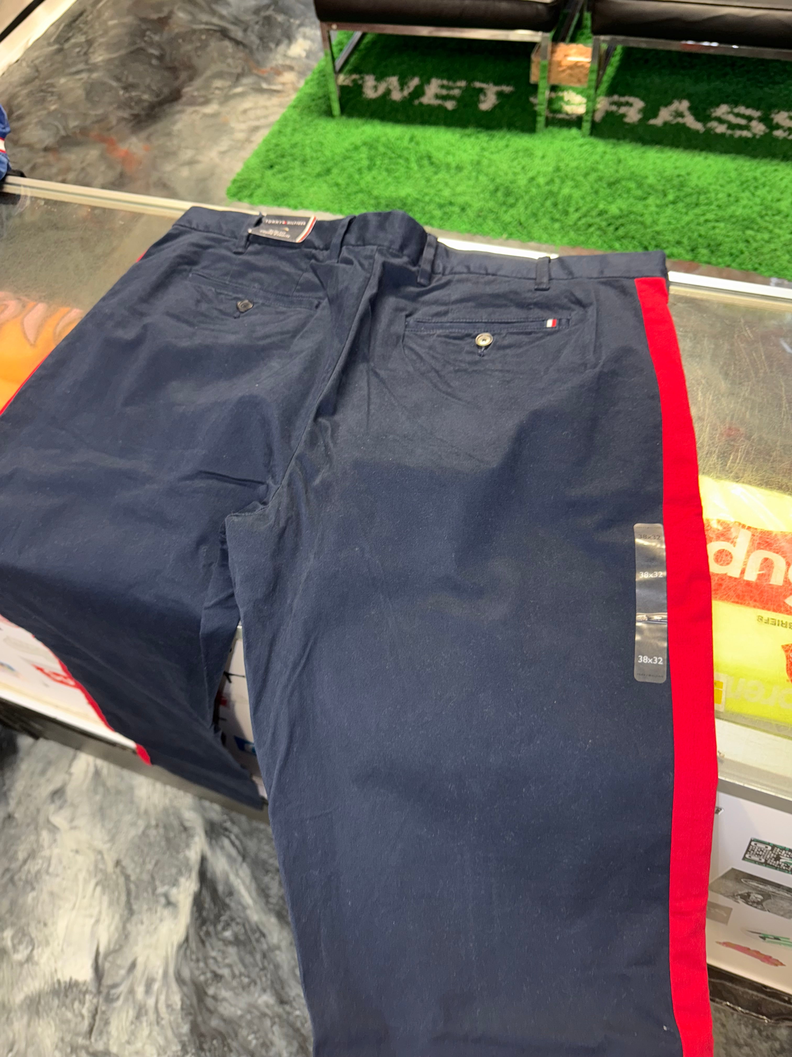 Size 38x32 Tommy Hillfigure Chino pant NEW