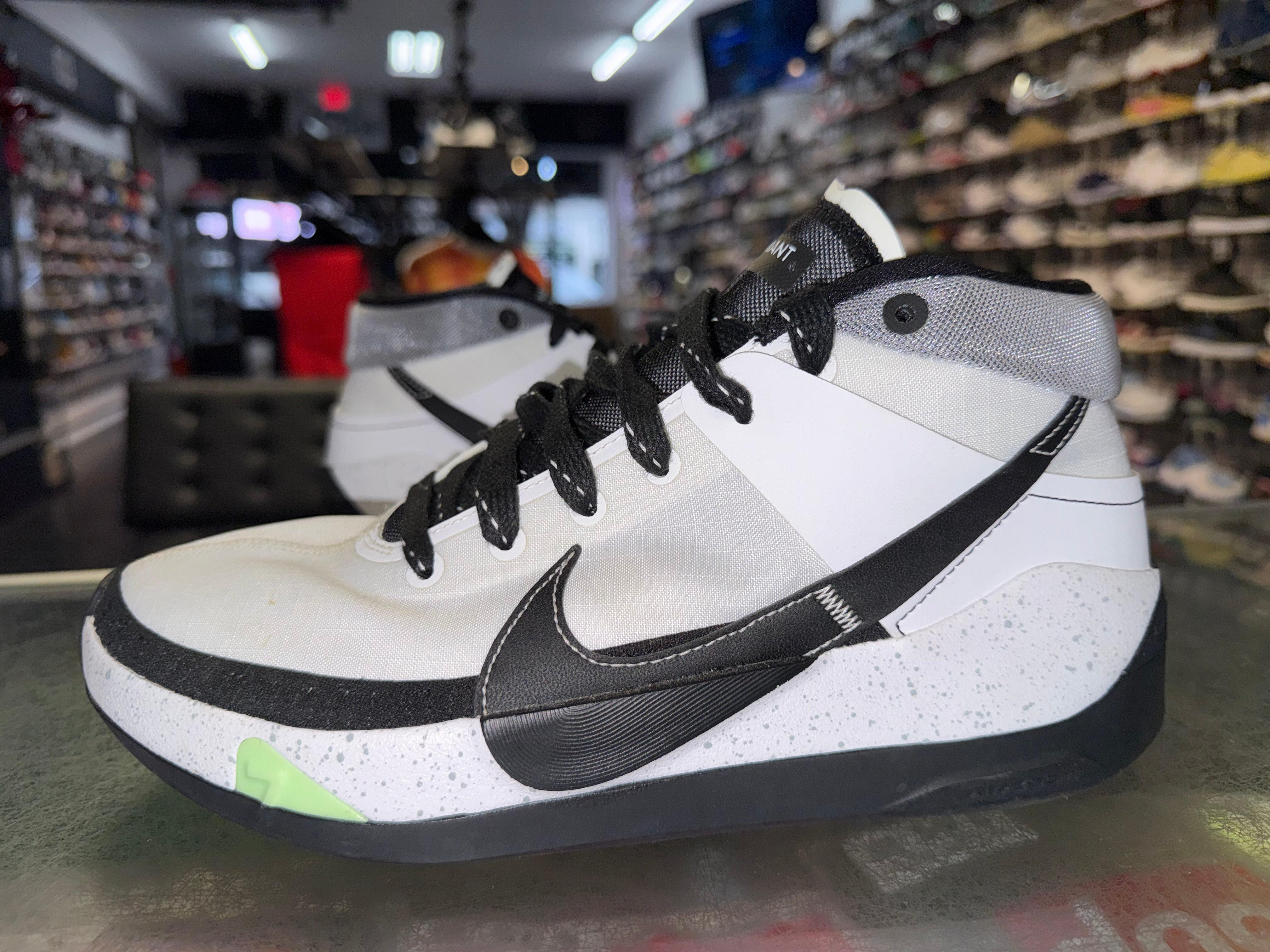 Size 9 KD 13 "White Black"