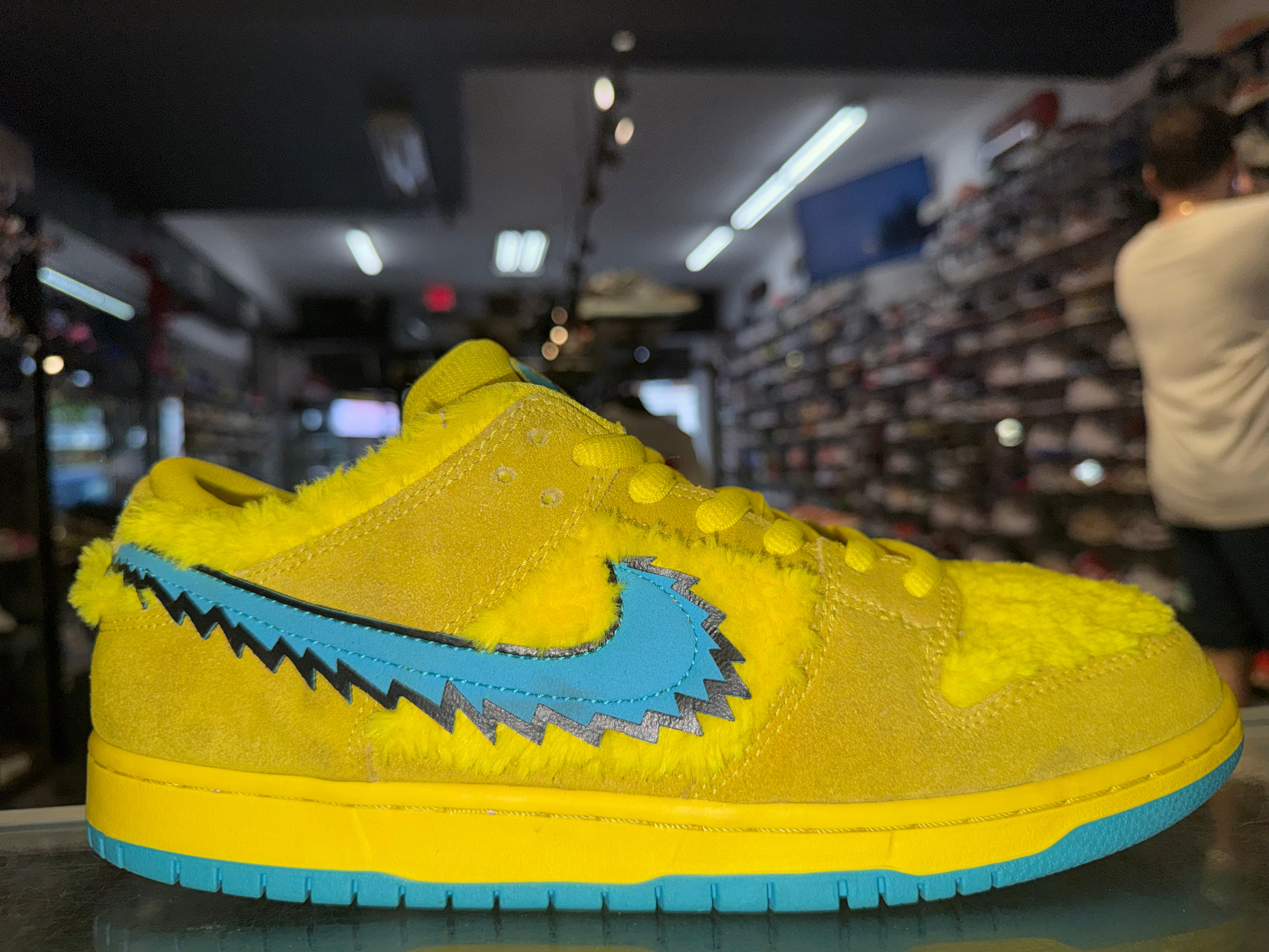 Size 10.5 Dunk Low SB Grateful Dead Bears 