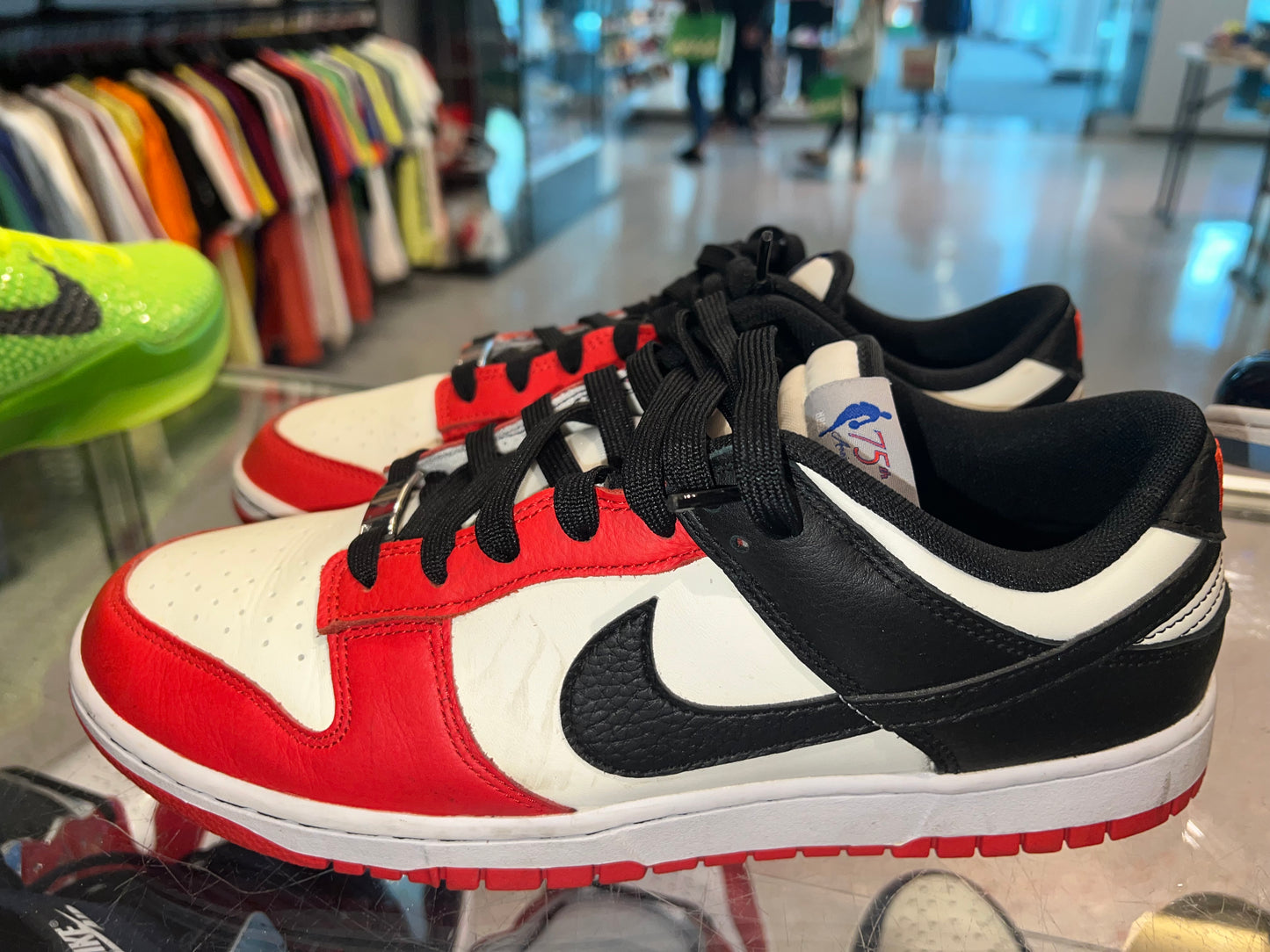Size 10 Dunk Low “NBA Chicago” (Mall)