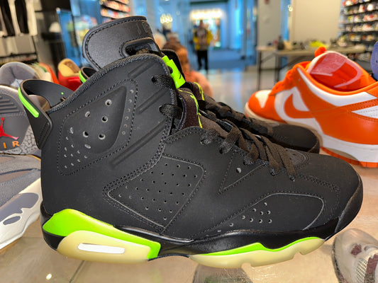 Size 9 Air Jordan 6 “Electric Green” (Mall)