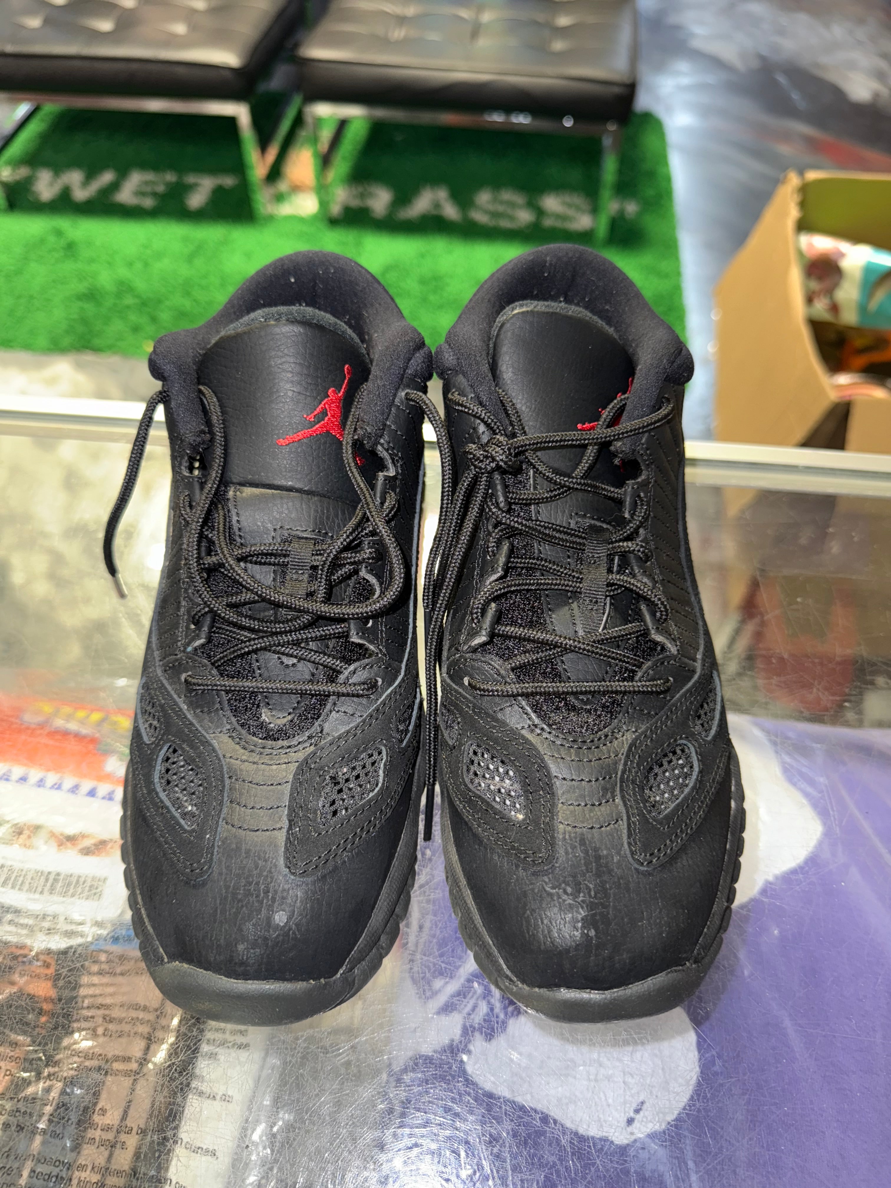 Size 7y Air Jordan 11 Low "Referee"