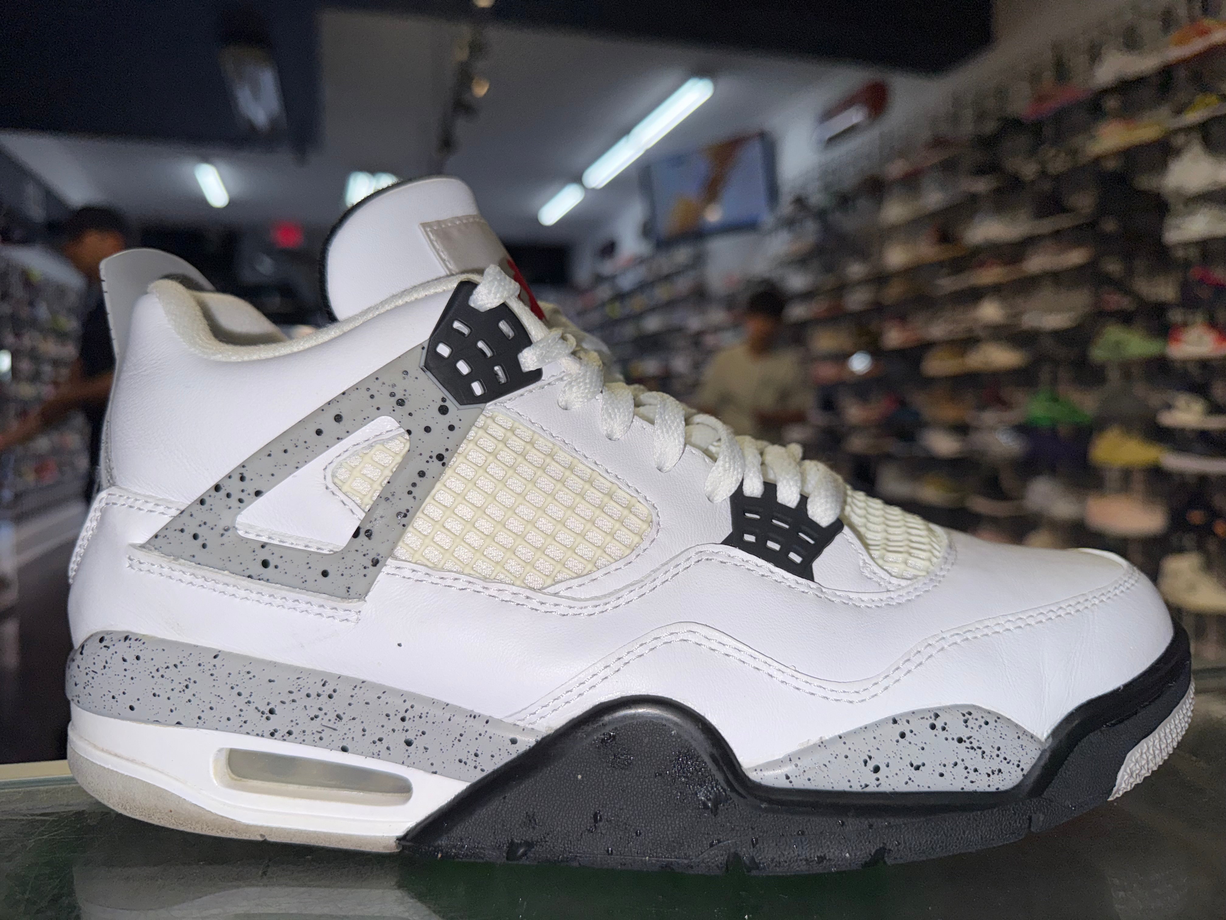 Size 9.5 Air Jordan 4 "White Cement" 2016