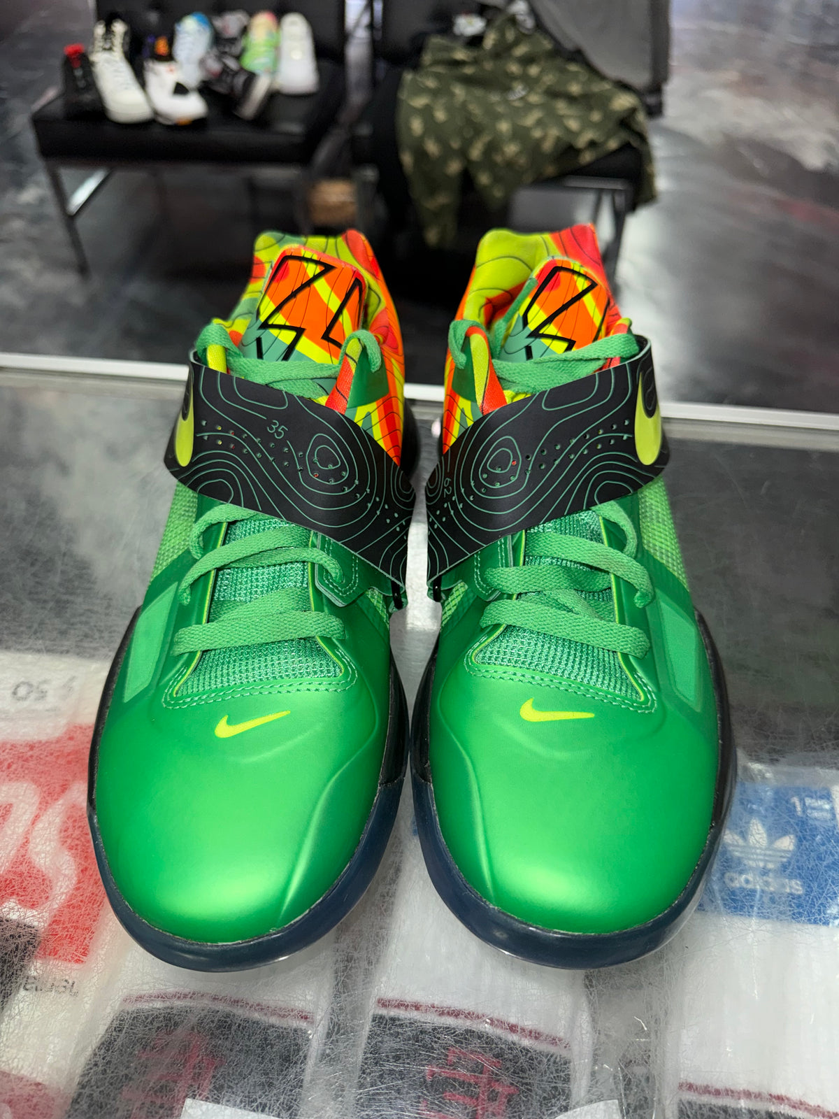 Nike KD 4 Weatherman sneaker, pre-owned, size 9 – view 5