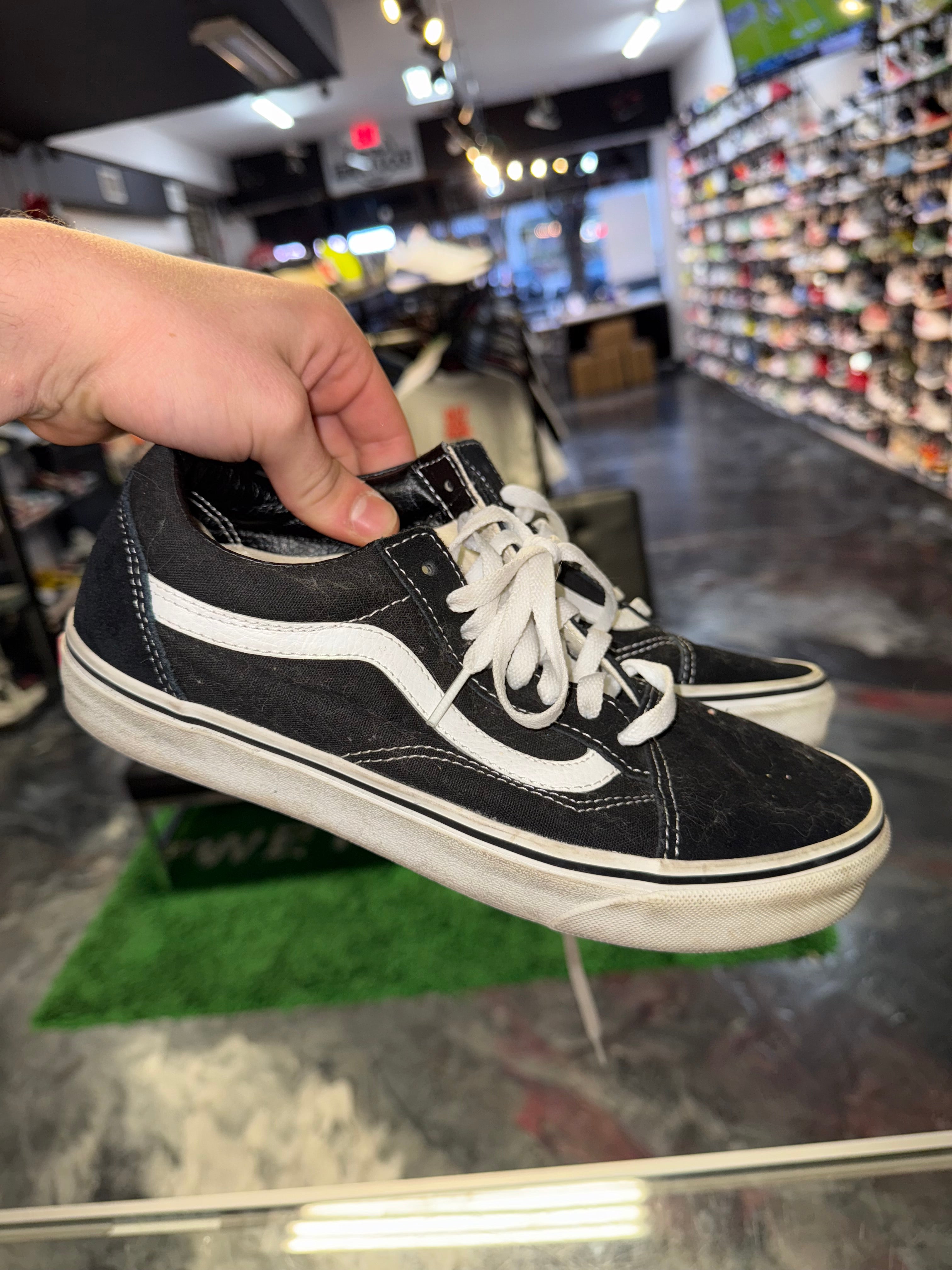 Size 7.5 Vans Old Skool Black White FREE