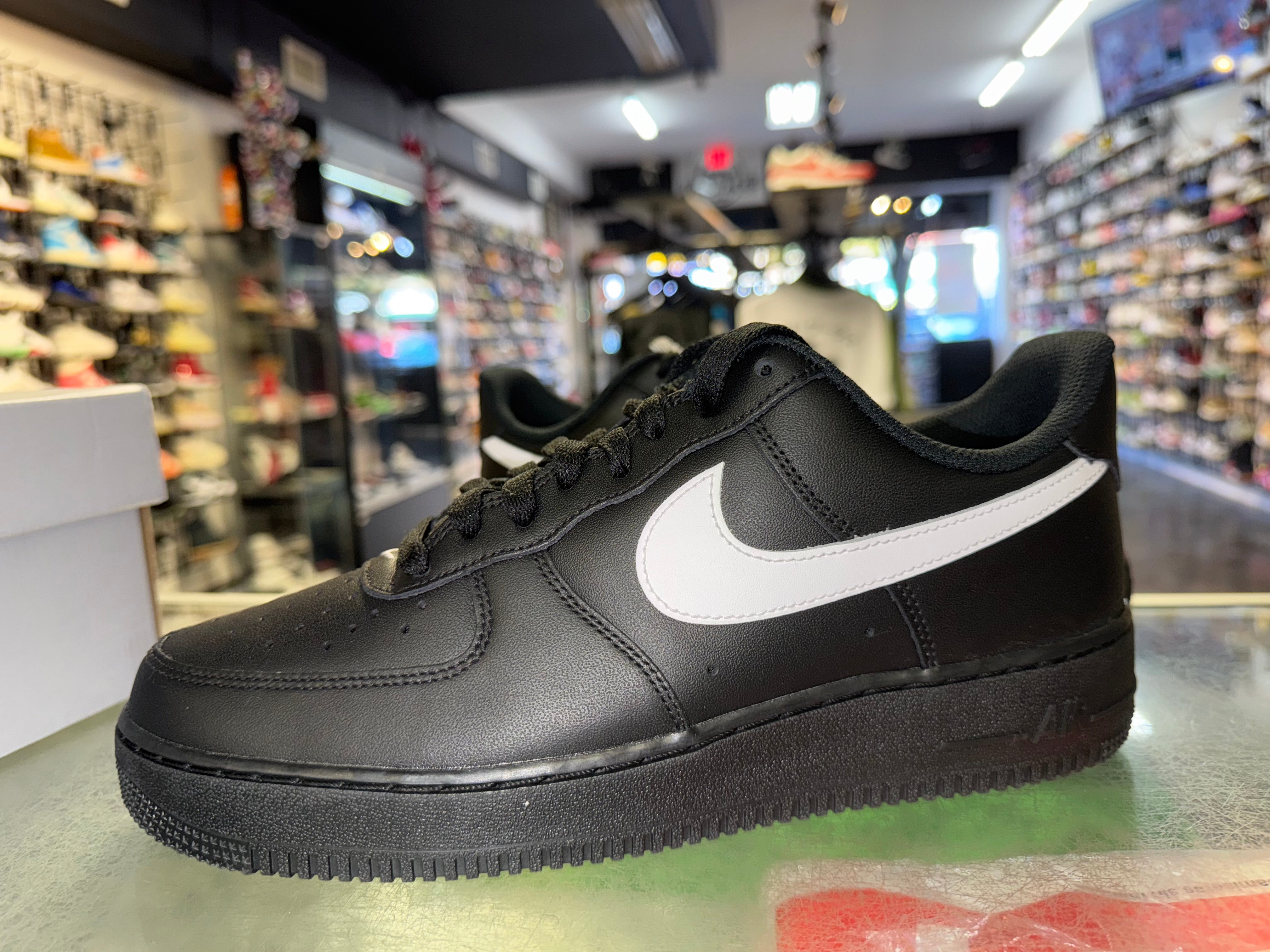 Size 9.5 Air Force 1 "Black White"
