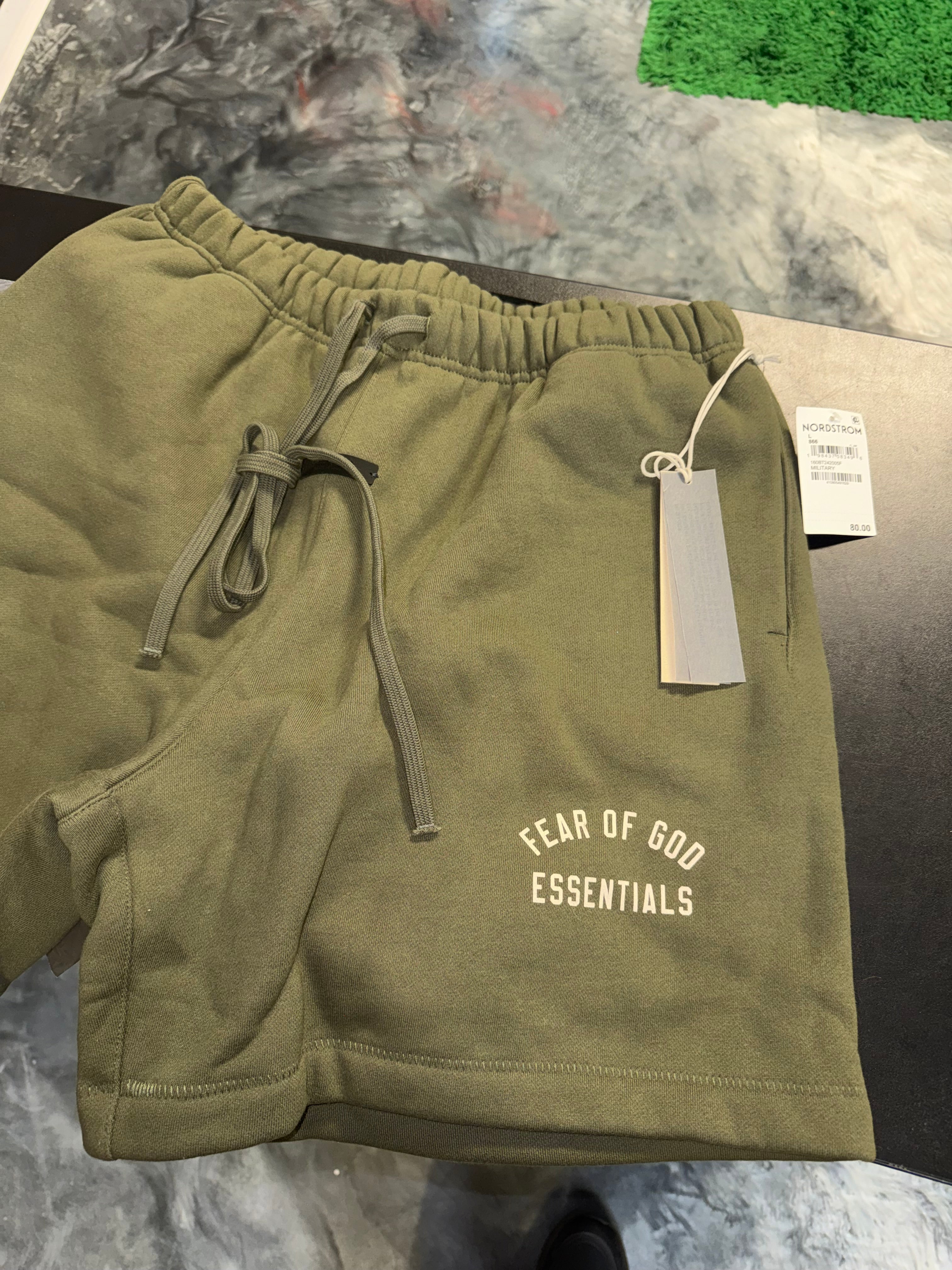 Size L Essentials FOG Sweat Shorts “Military” Brand New