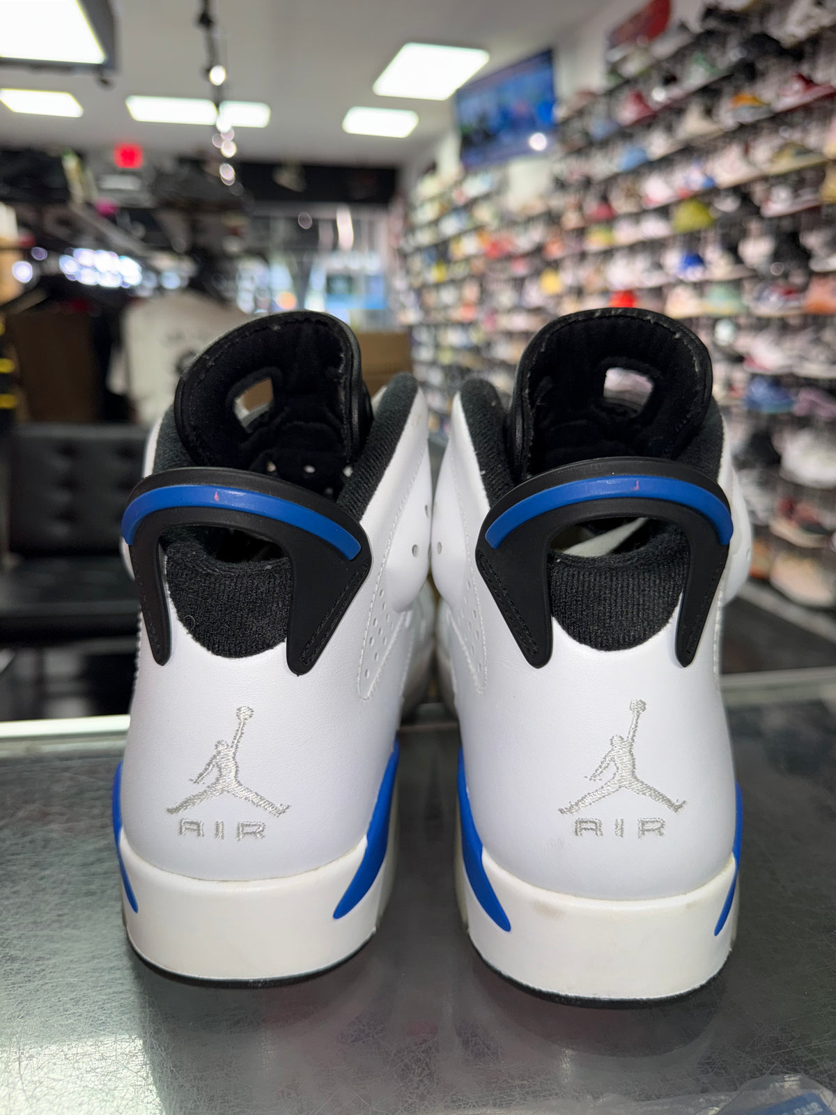 Air Jordan 6 Sport Blue sneaker, pre-owned, size 9 – view 6