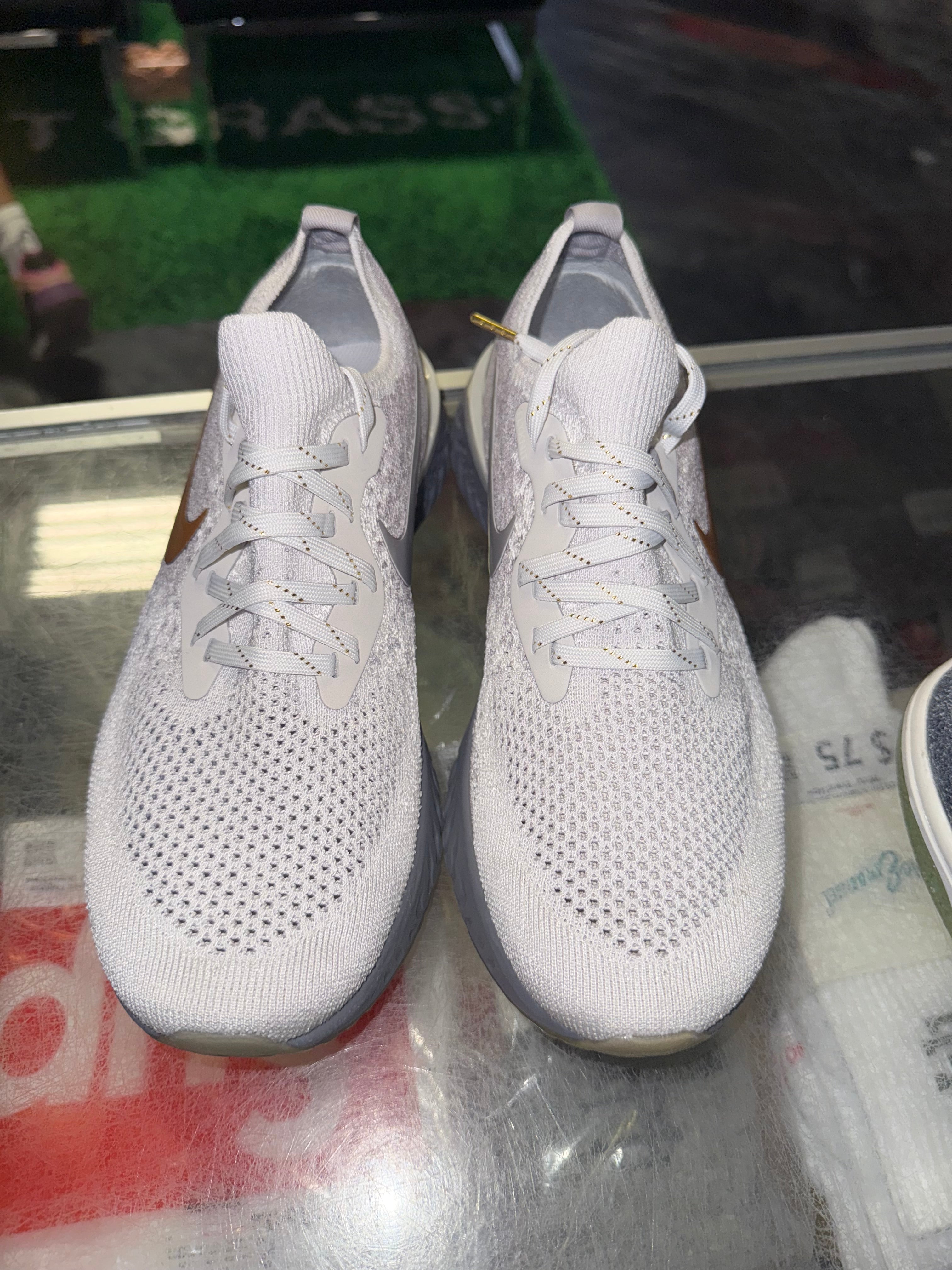 Size 7.5 (9W) Nike Epic React "Vast Grey Metallic Gold" Brand New