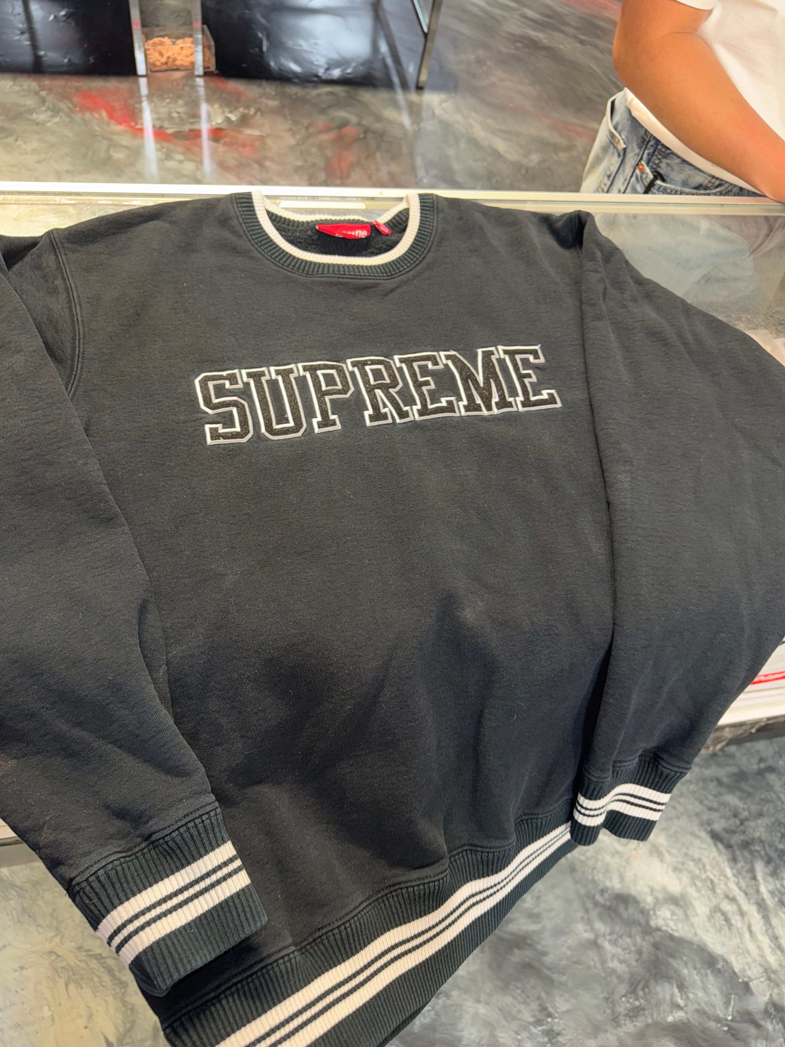 Size L Supreme Felt Shadow Crewneck (FW17) “Black”