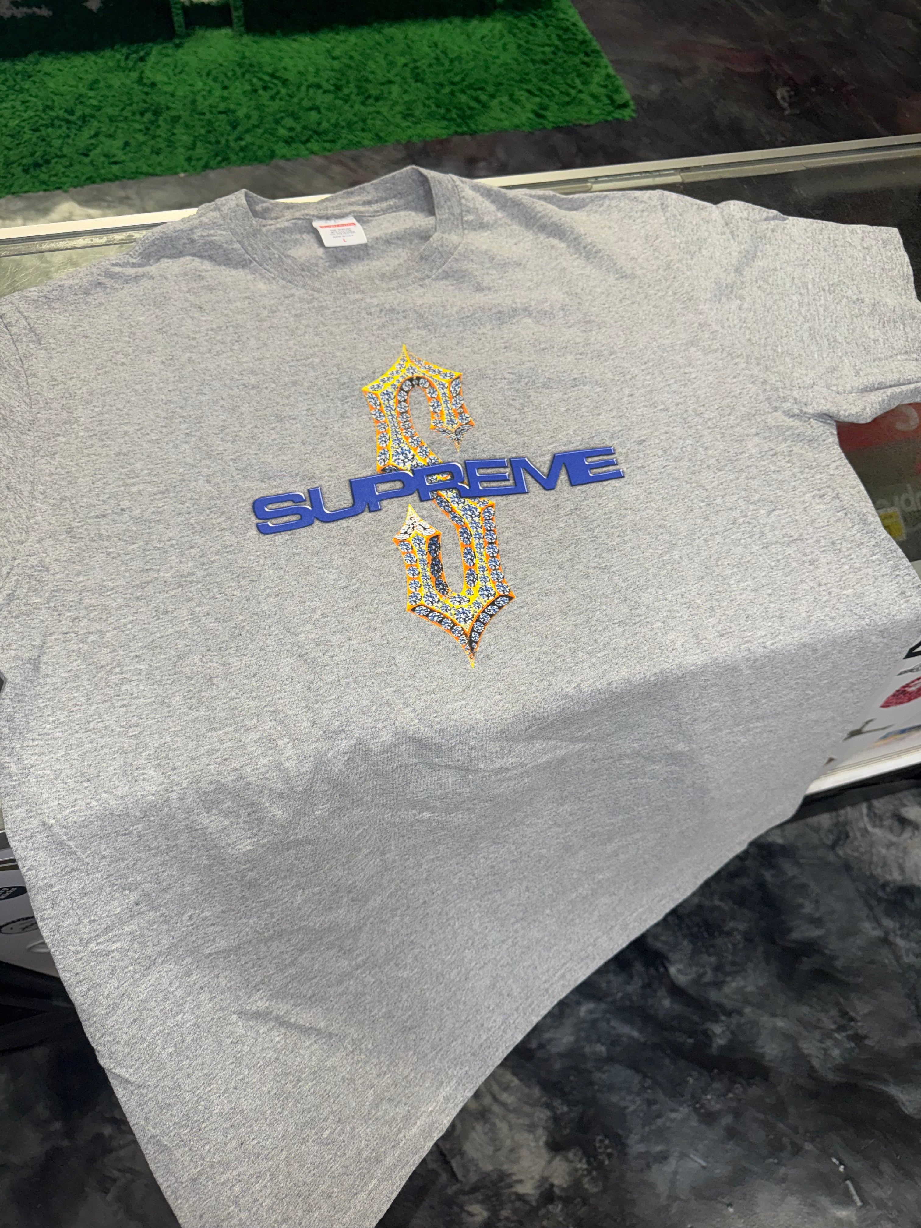 Size L Supreme Diamond Logo Tee “Grey”