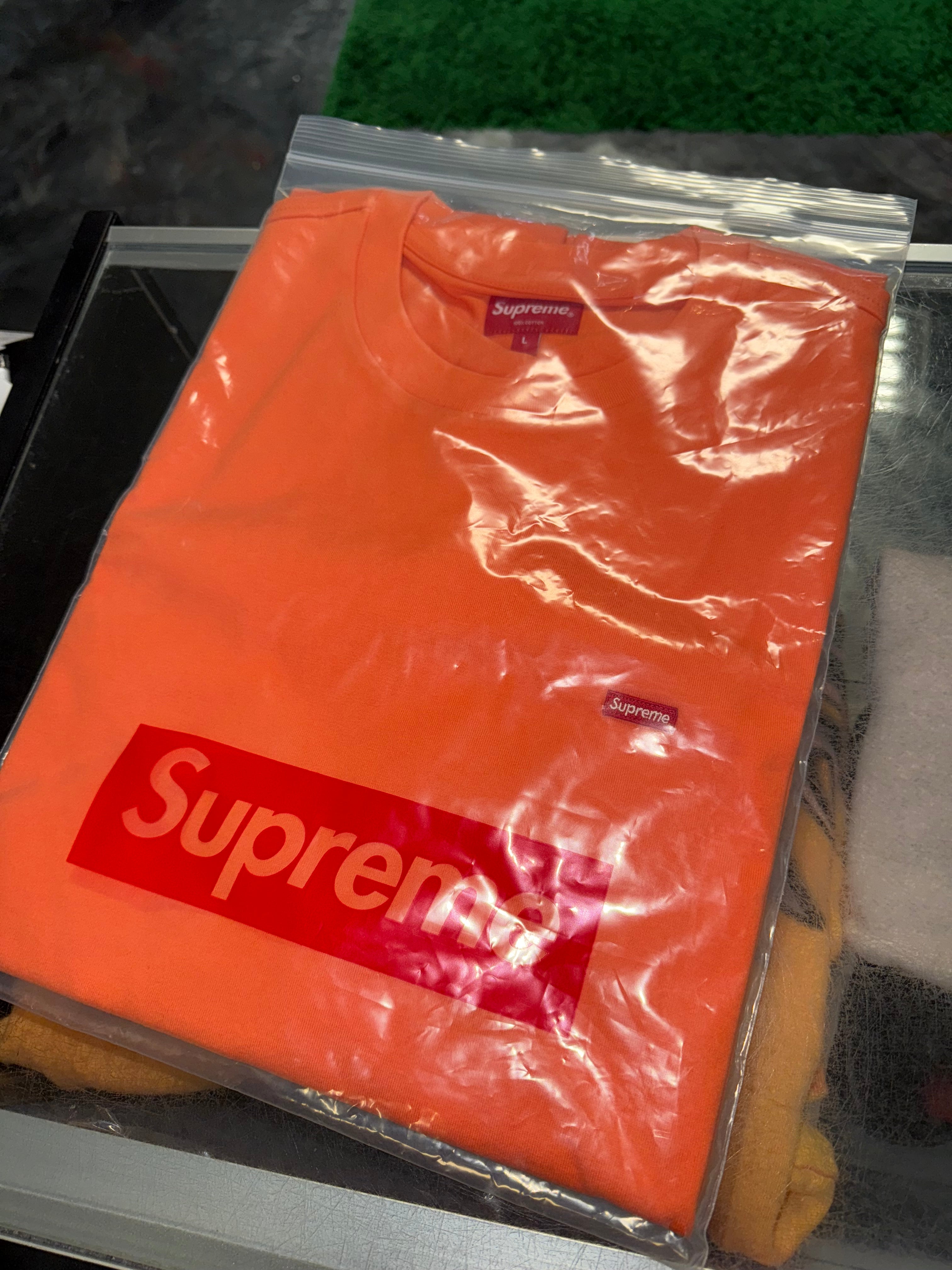 Size L Supreme Small Box Logo Tee “Orange” Brand New