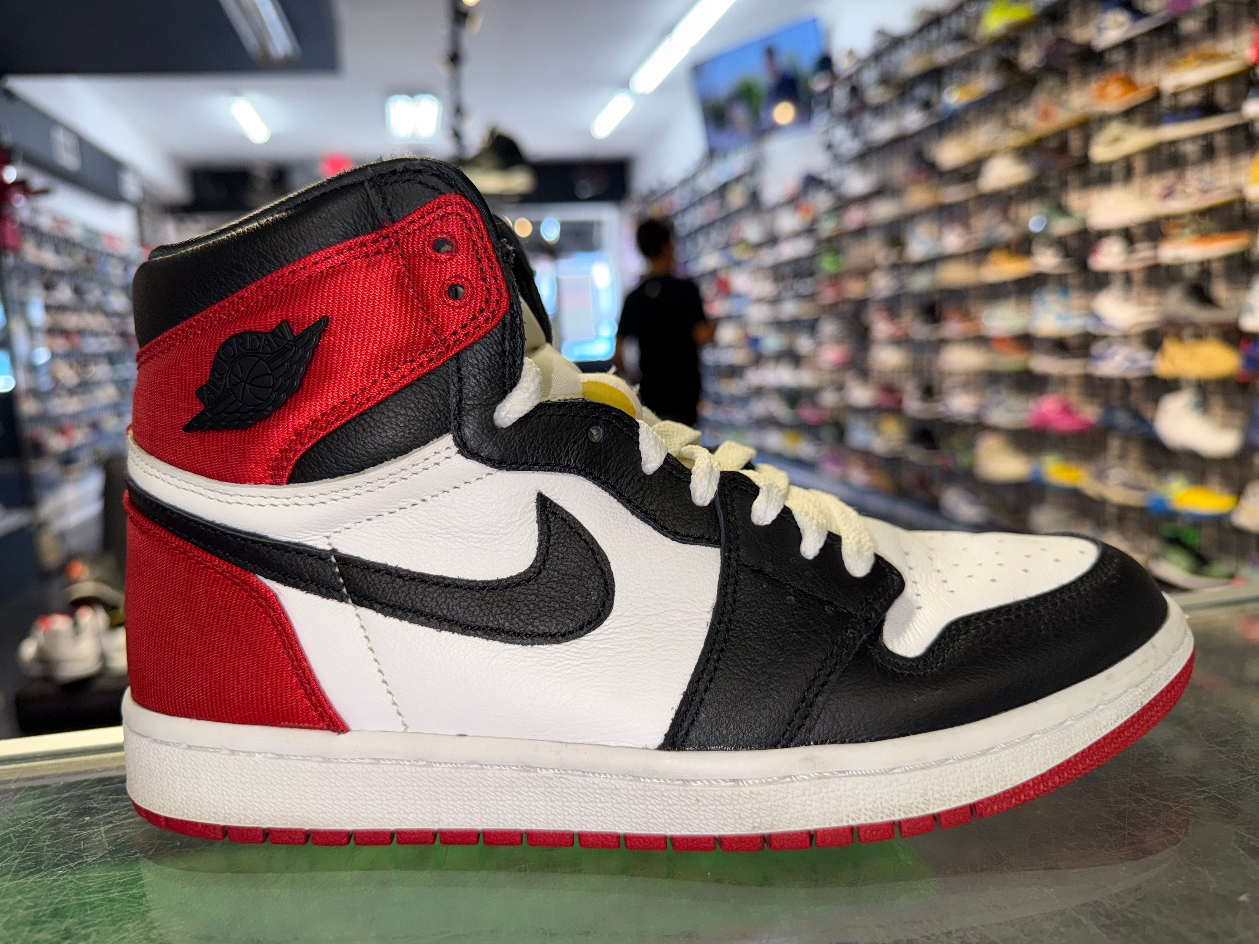 Size 7 (8.5W) Air Jordan 1 "Satin Black Toe"