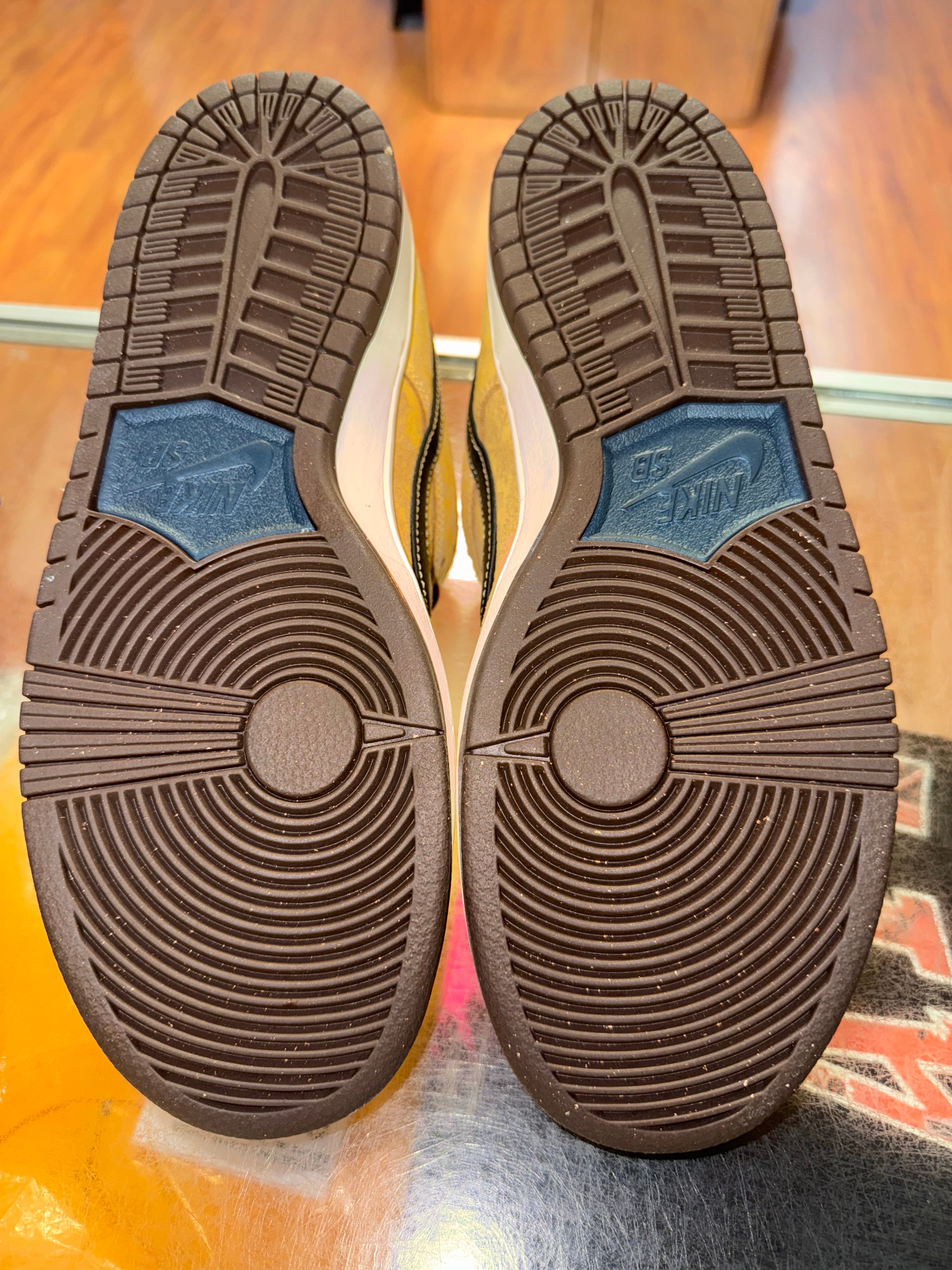 Size 9 Dunk Low SB "City of Cinema" Brand New