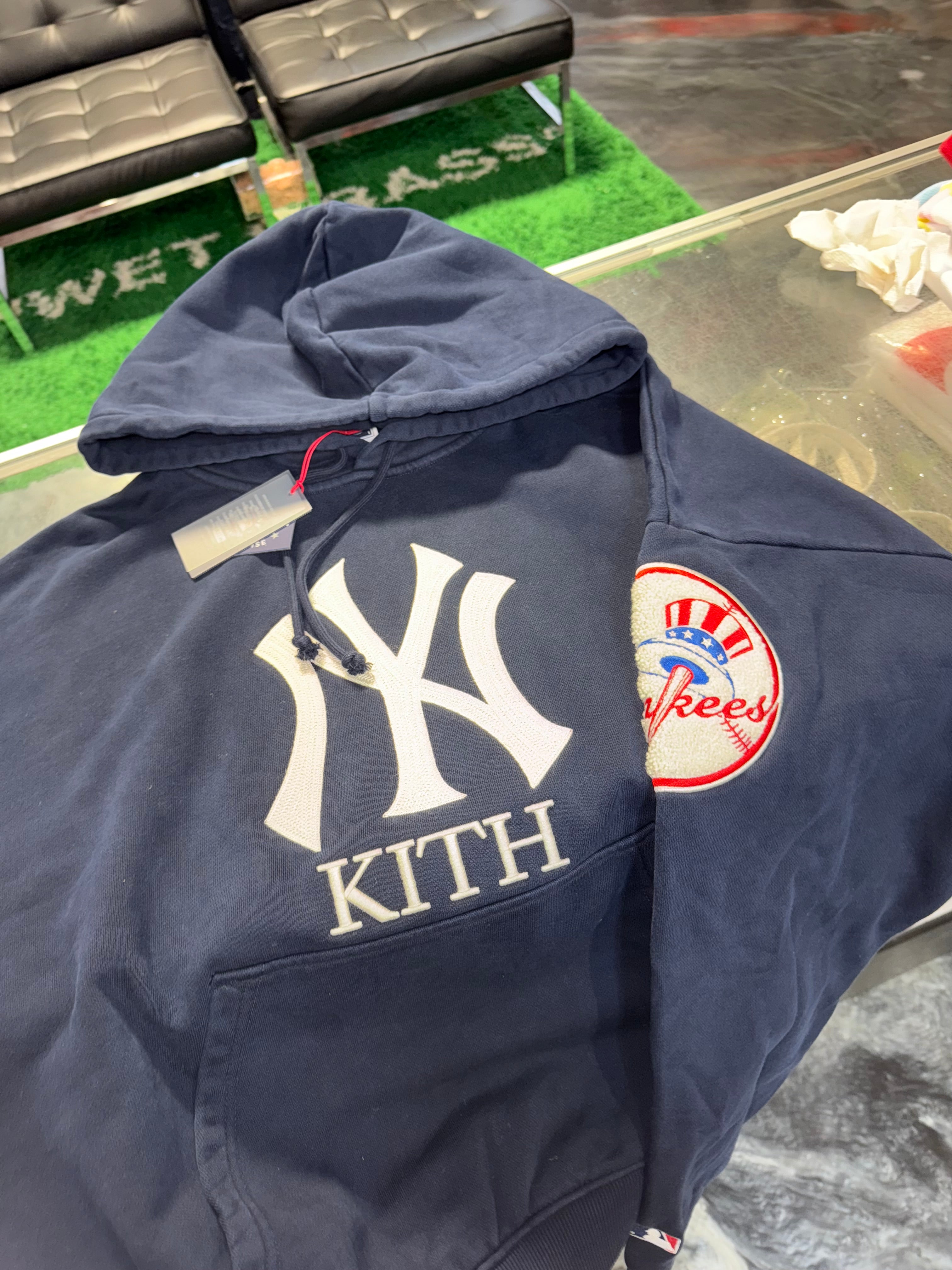 Size L Kith NY Yankees Fleece Braxton Hoodie “Nocturnal” Brand New