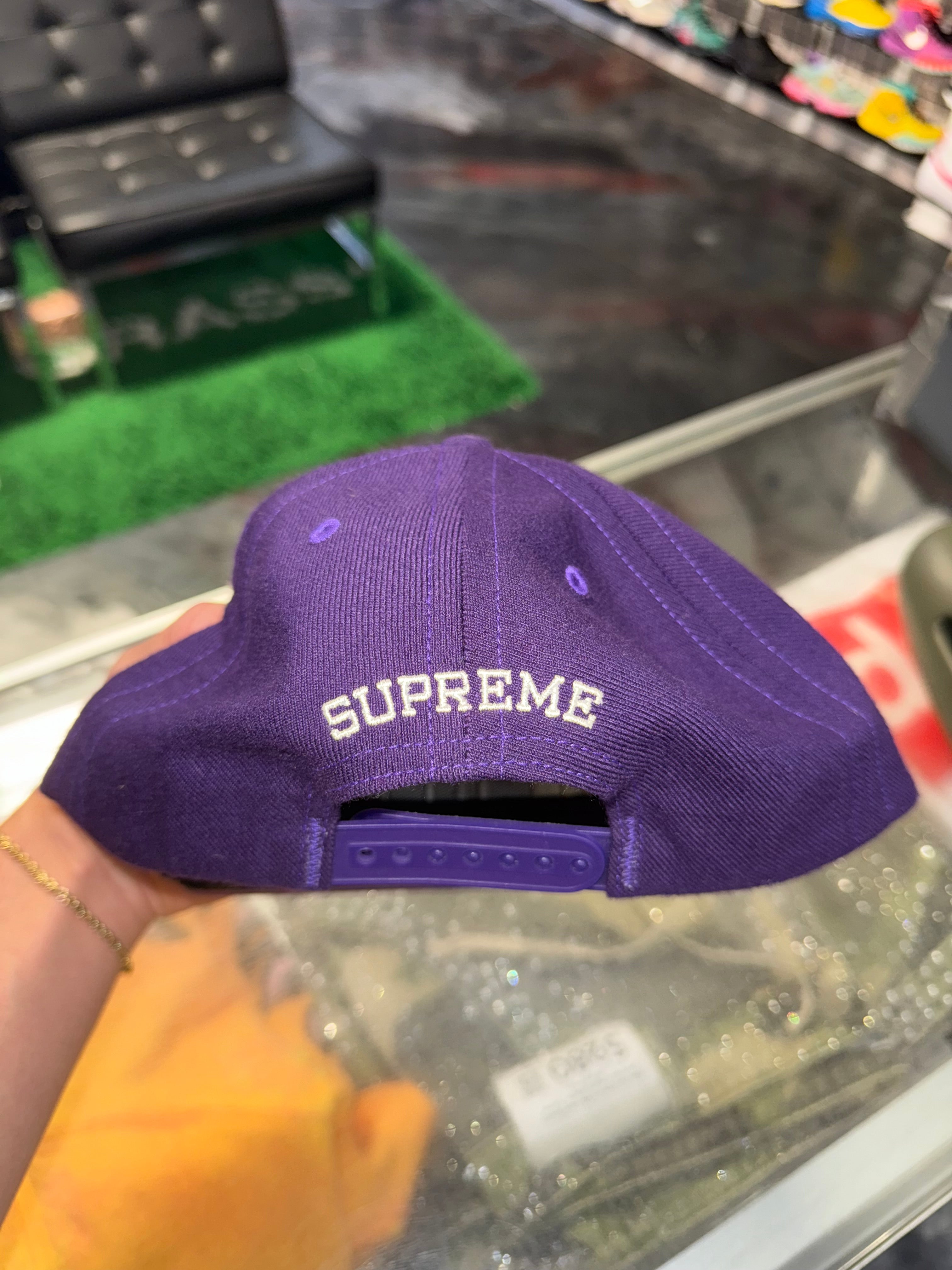 Size OS Supreme Global 5-Panel Hat “Purple”