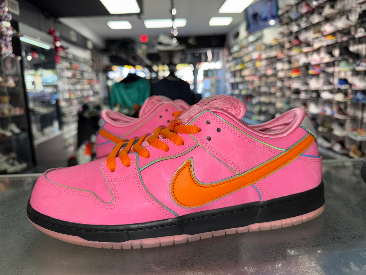 Nike Dunk Low SB The Powerpuff Girls Blossom sneaker, pre-owned, size 12 – view 2