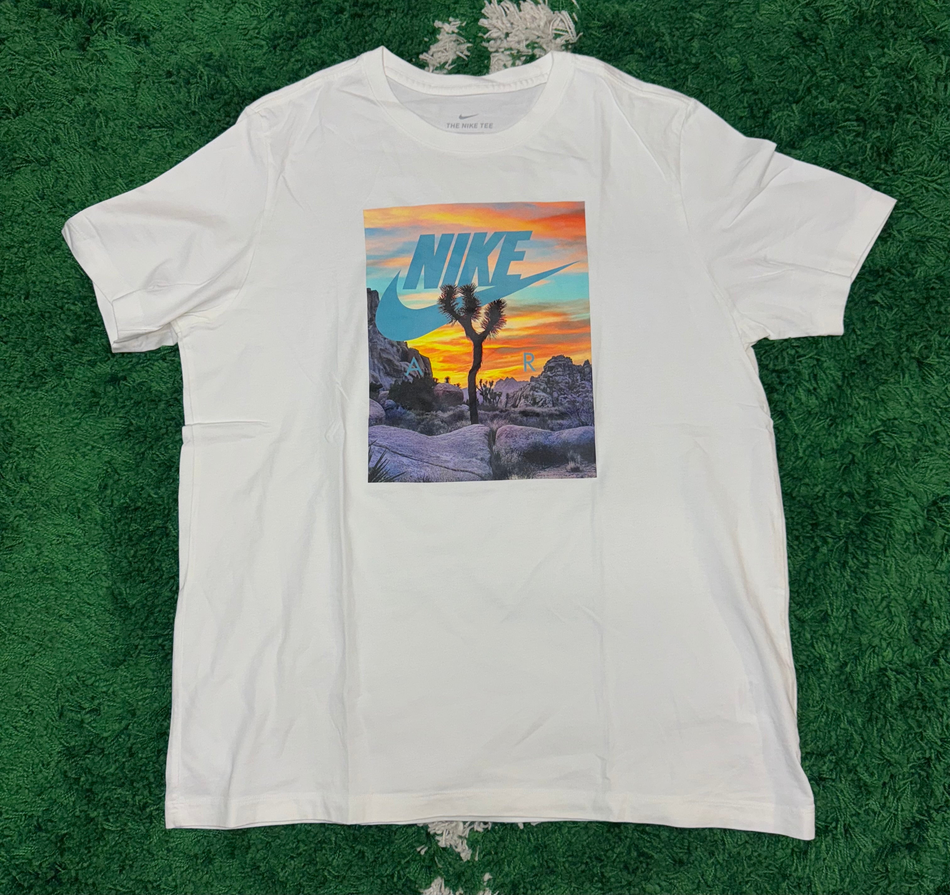 Size XL Nike Sunset Tee “White” Brand New
