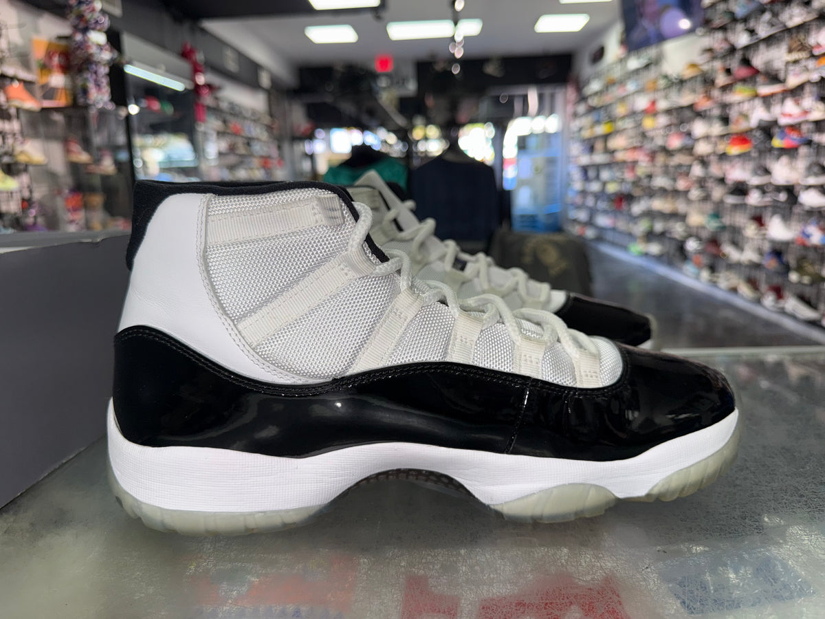 Air Jordan 11 Concord sneaker, pre-owned, size 12 – view 3