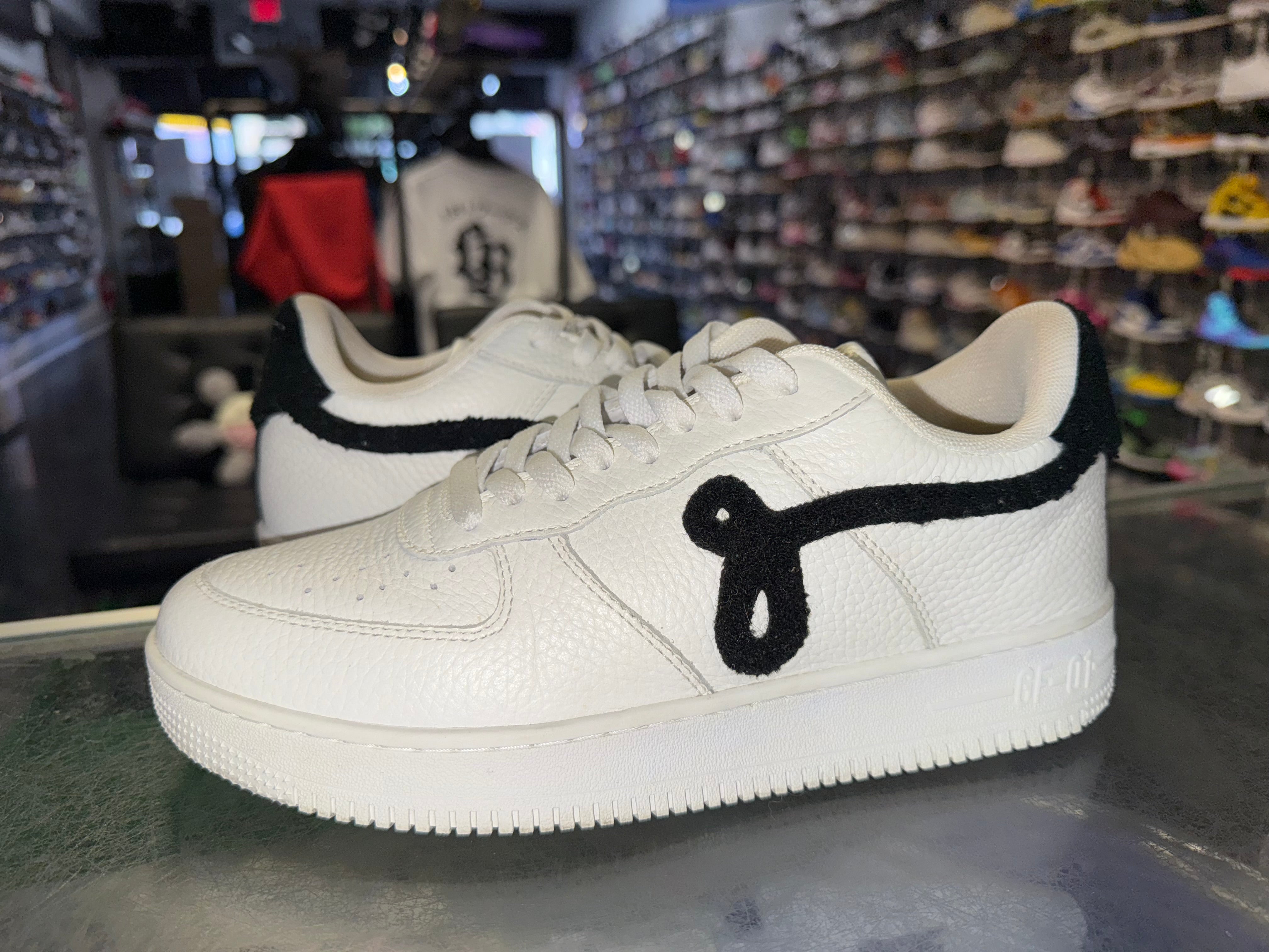 Size 7 John Geiger GF-01 “White/Black”