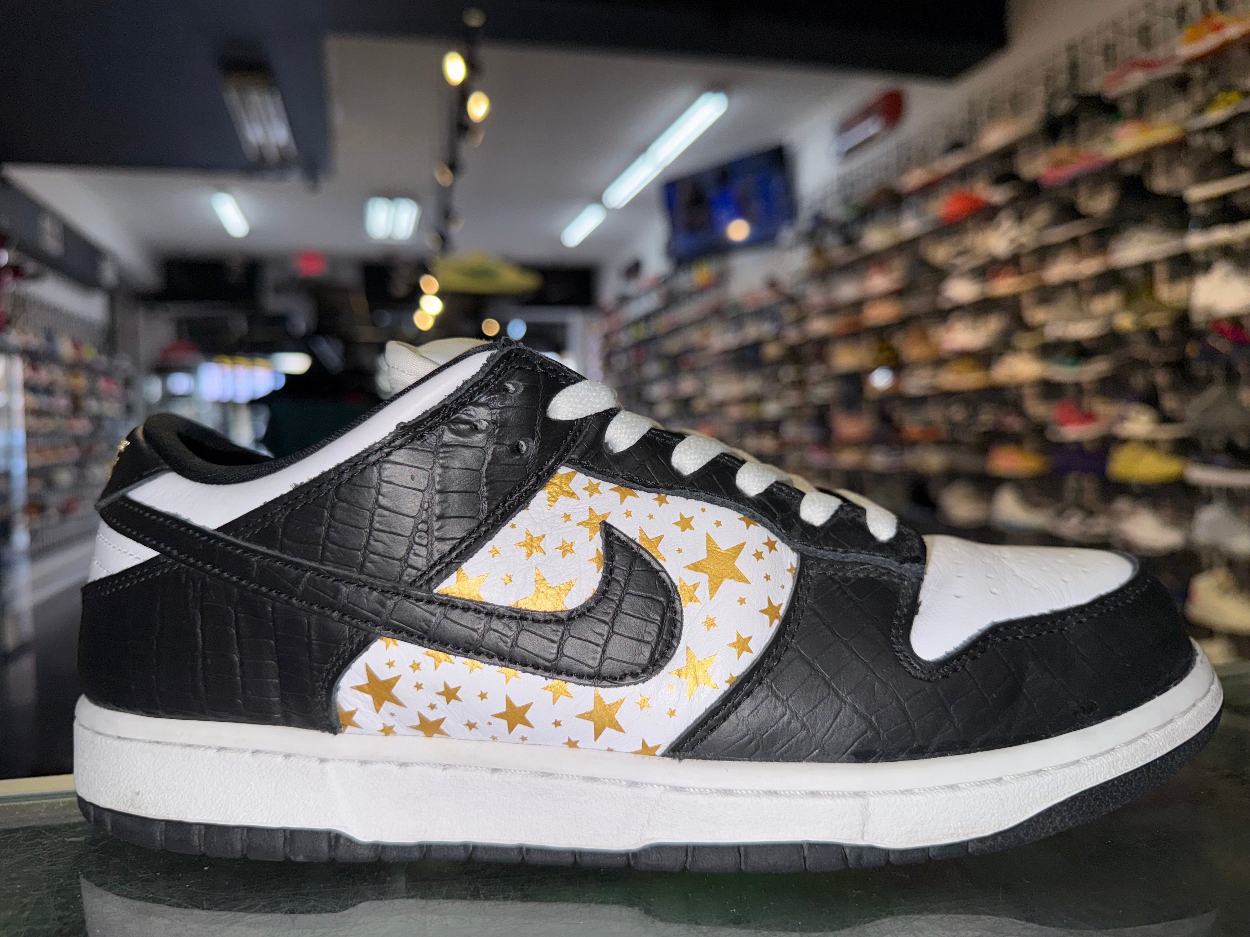 Size 9.5 Dunk Low SB Supreme Stars "Black"