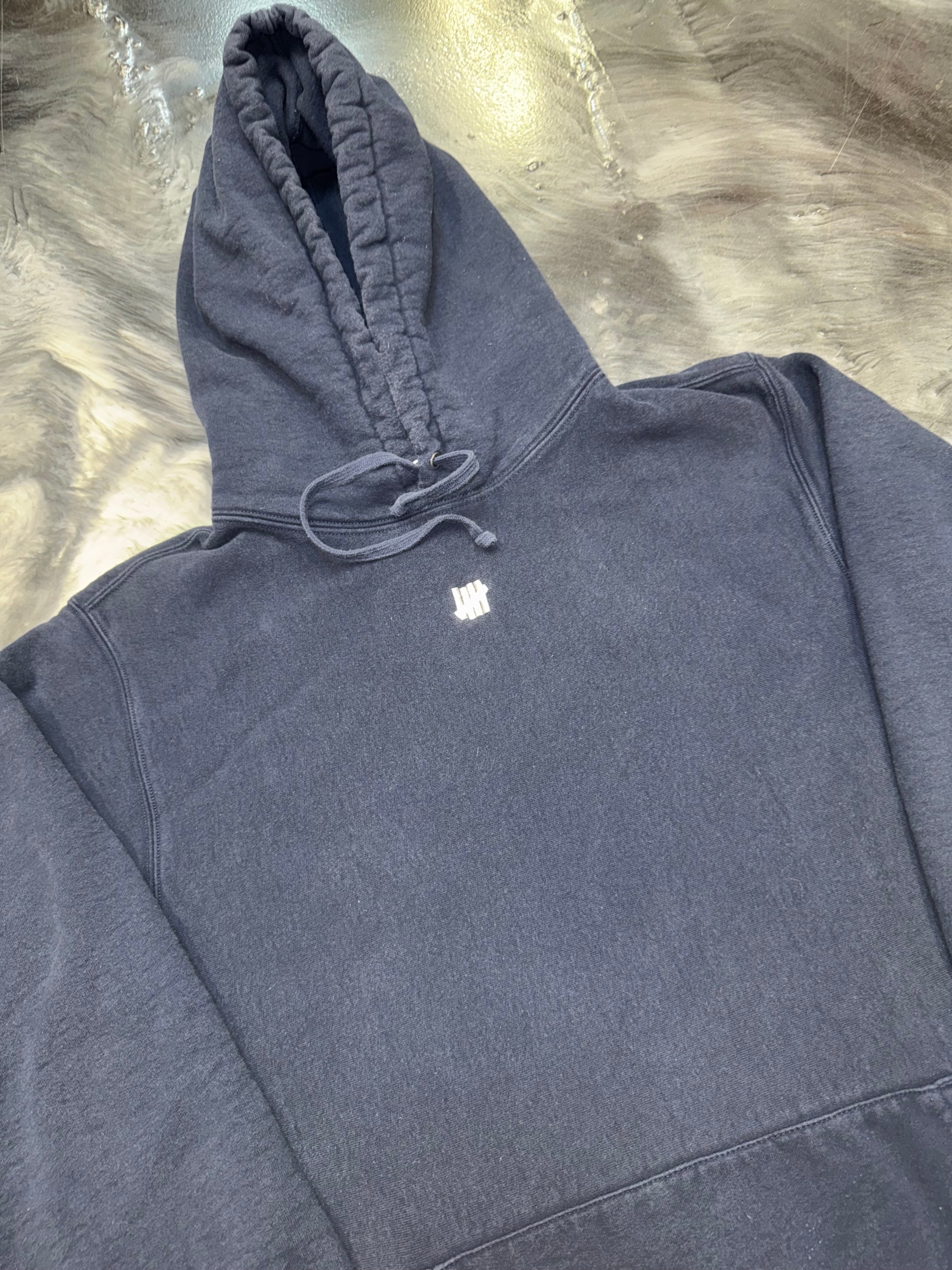 Size XL Undefeated Embroidery Logo Hoodie “Navy”
