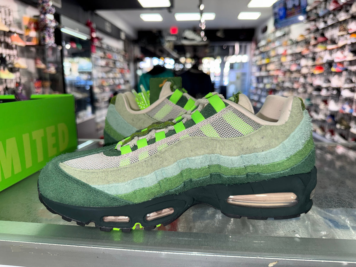 Nike Air Max 95 Big Bubble Ducks of a Feather Oregon Ducks The Woods sneaker, pre-owned, size 12 – view 7