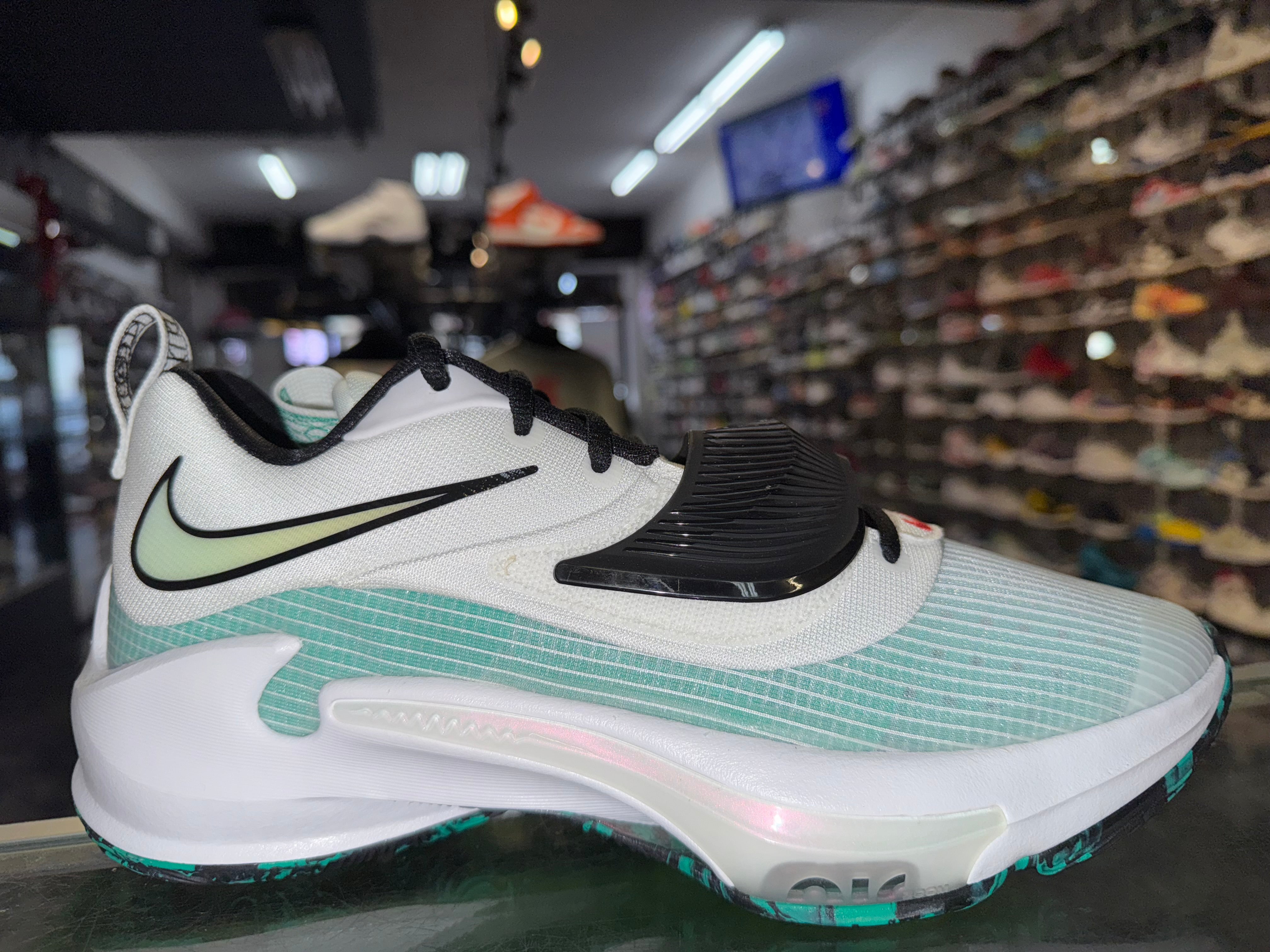 Size 9 Zoom Freak 3 "Clear Emerald" Brand New