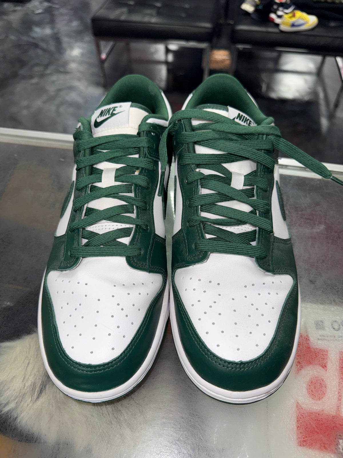 Nike Dunk Low Michigan State sneaker, pre-owned, size 10.5 – view 5