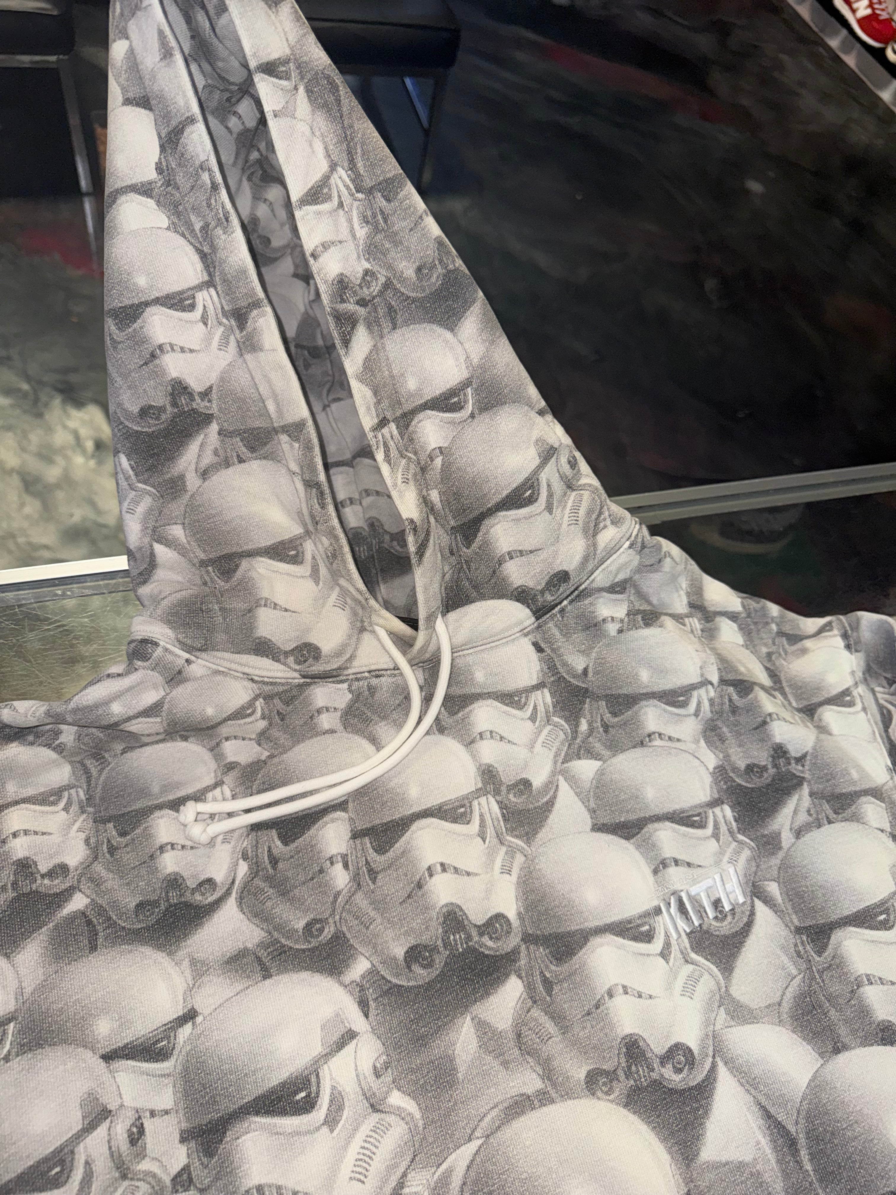 Size XL Kith x Star Wars Stormtrooper Hoodie “Multicolor” – Direct