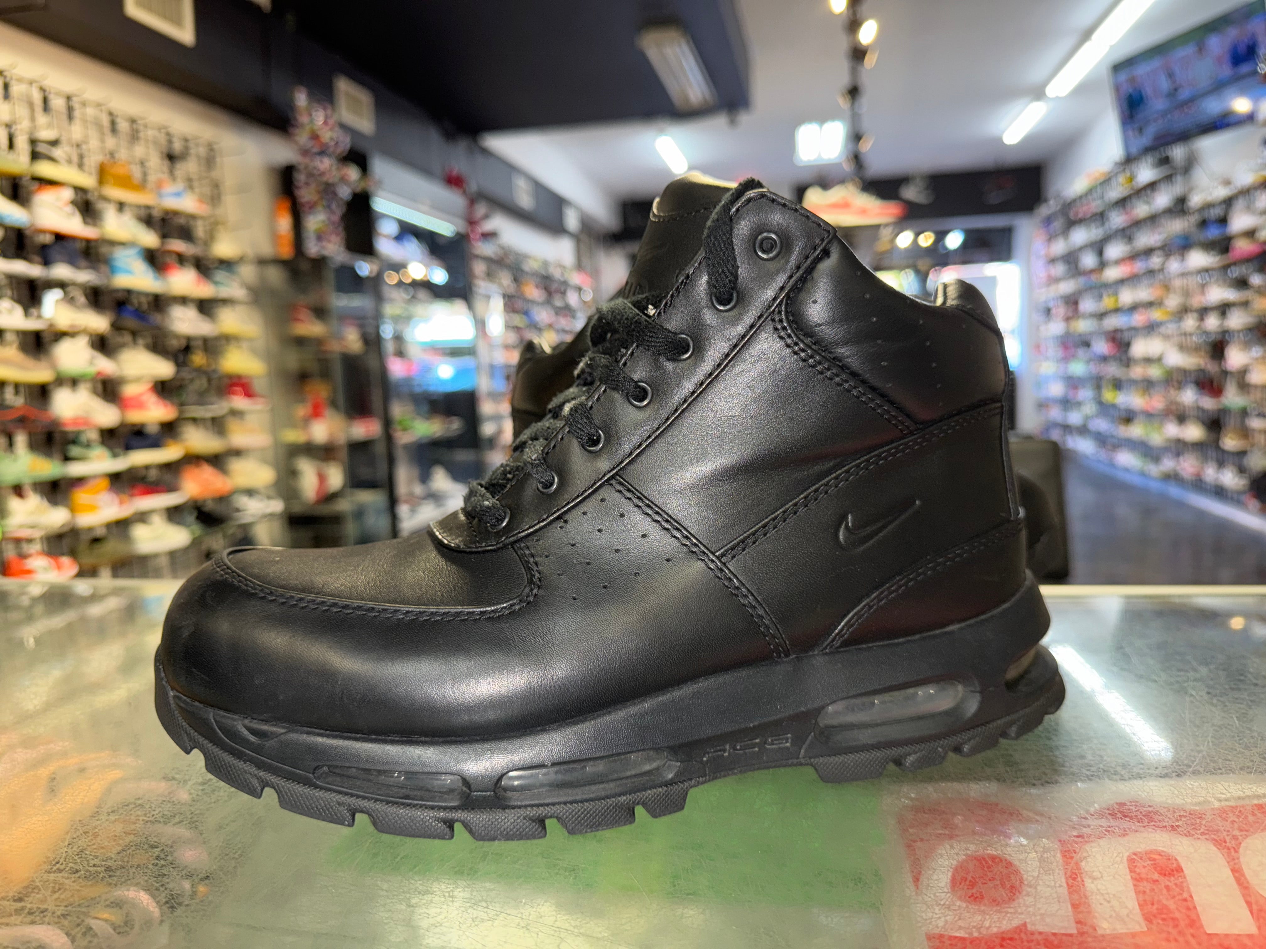 Size 10 Air Max Goadome "Black"