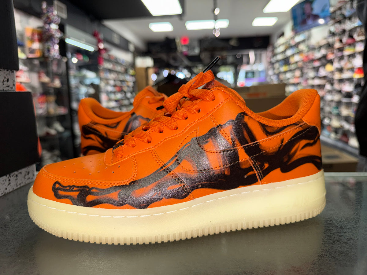 Nike Air Force 1 Halloween Orange Skeleton sneaker, pre-owned, size 8 – view 2