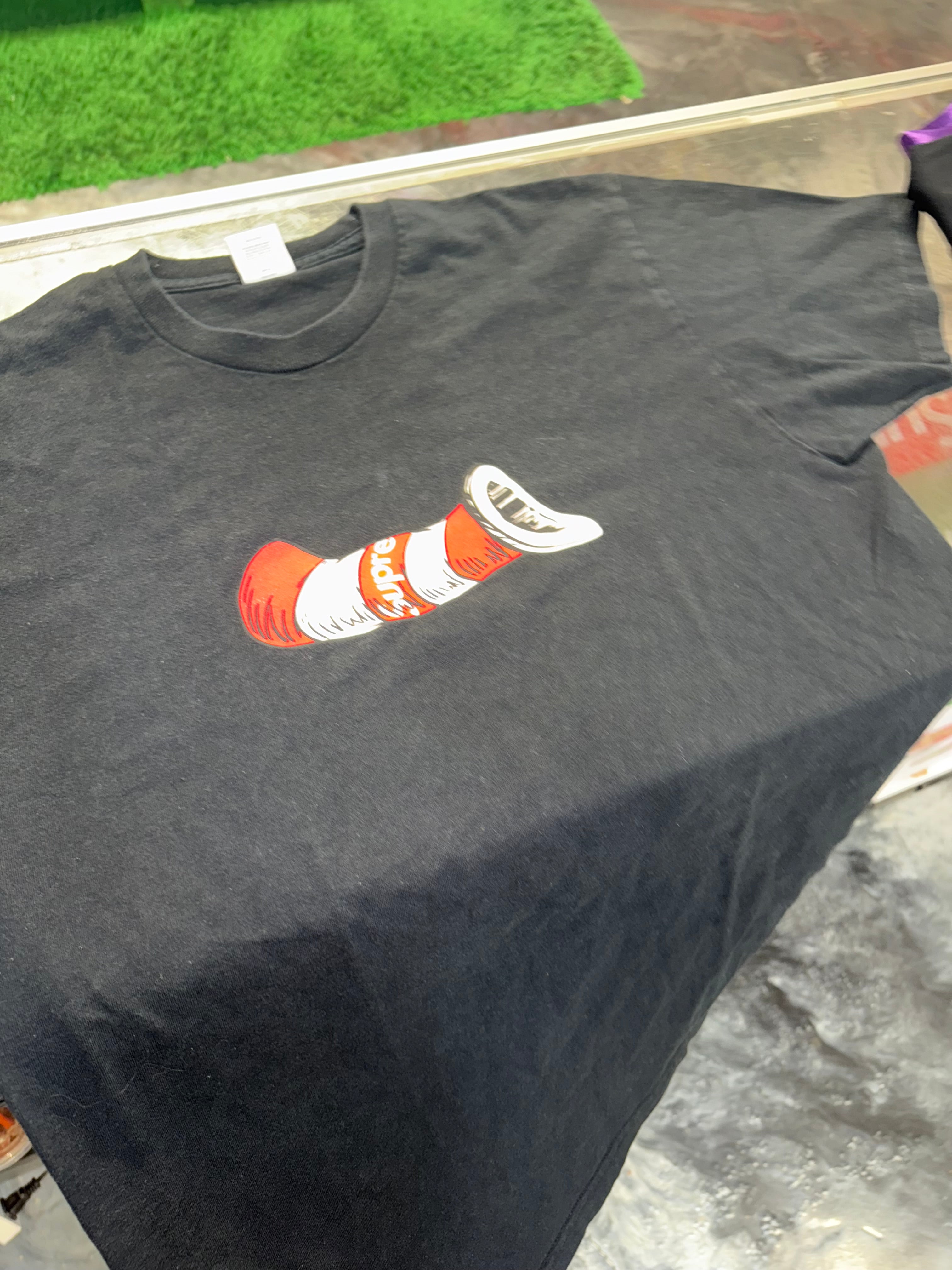 Size L Supreme Cat In The Hat Tee “Black”