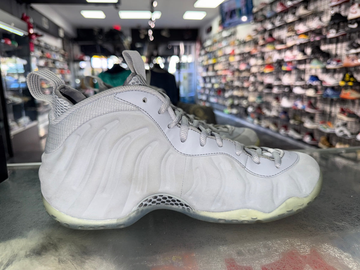 Nike Foamposite One Wolf Grey Suede sneaker, pre-owned, size 11 – view 3
