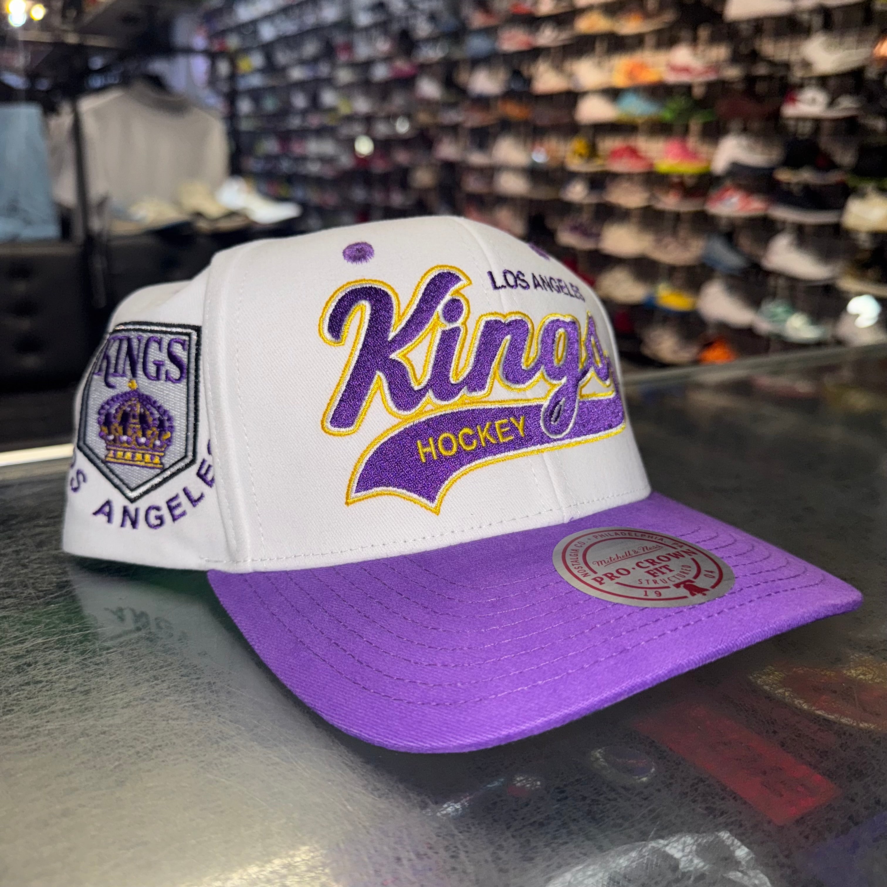 Size OS Mitchell & Ness Trucker Hat "LA Kings" Brand New