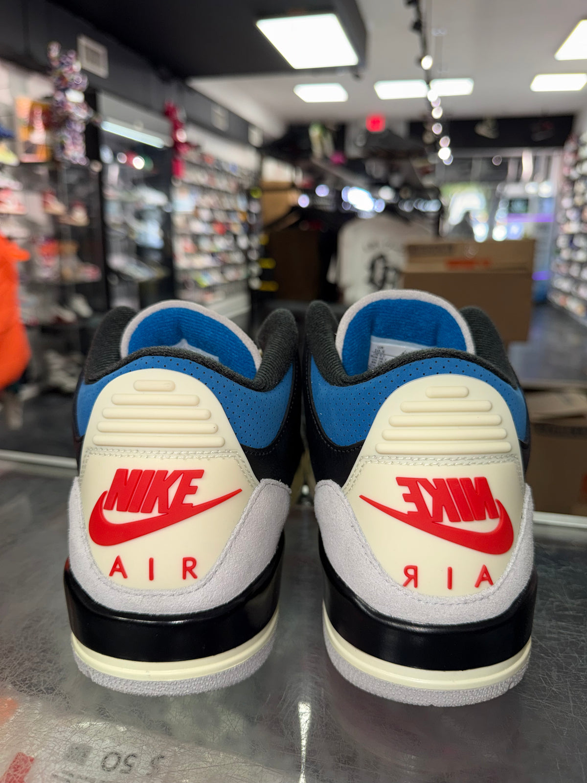 Air Jordan 3 Rare Air sneaker, pre-owned, size 10.5 – view 6