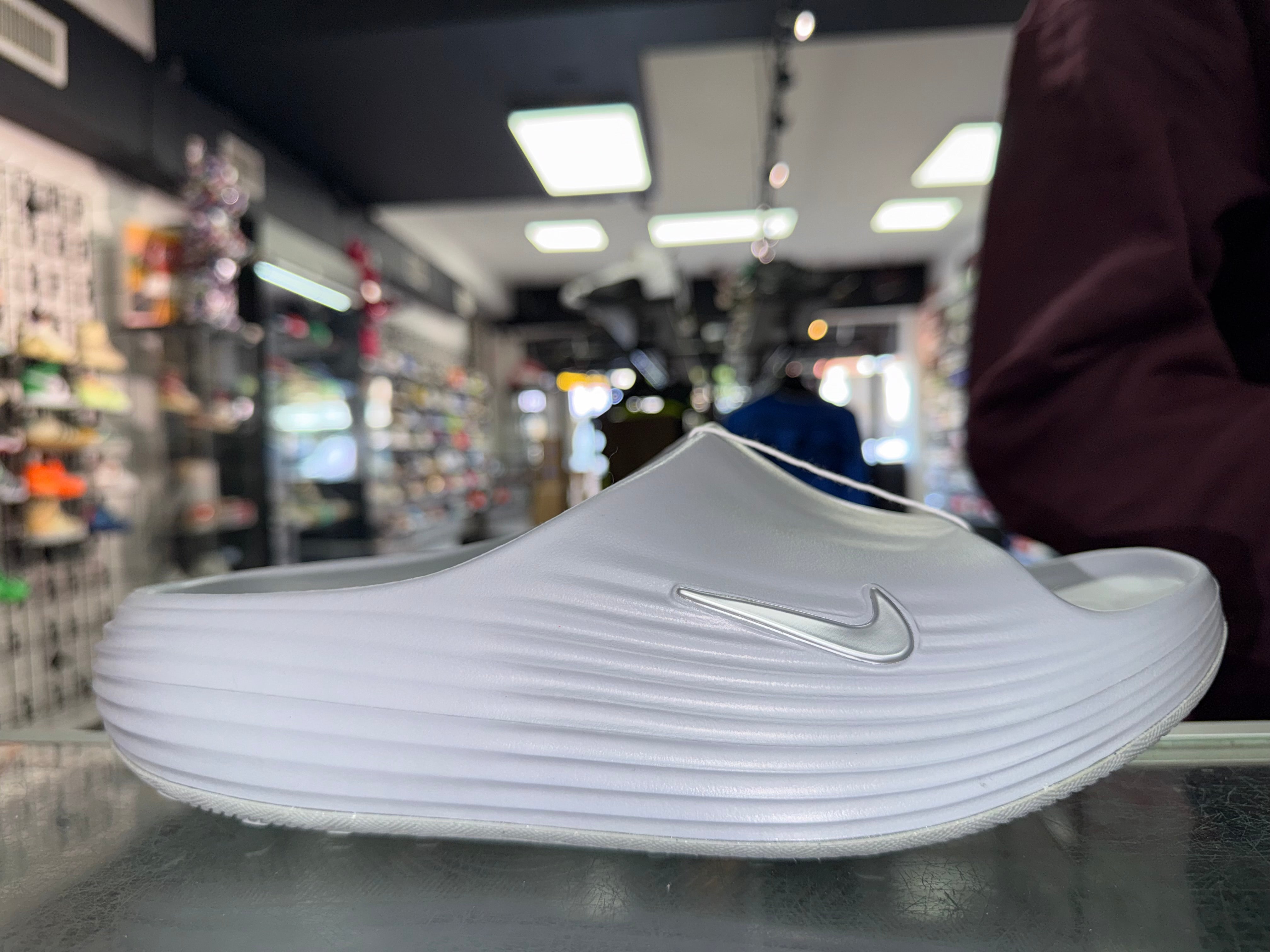Size 10 Nike ReactX Rejuven8 Slide 