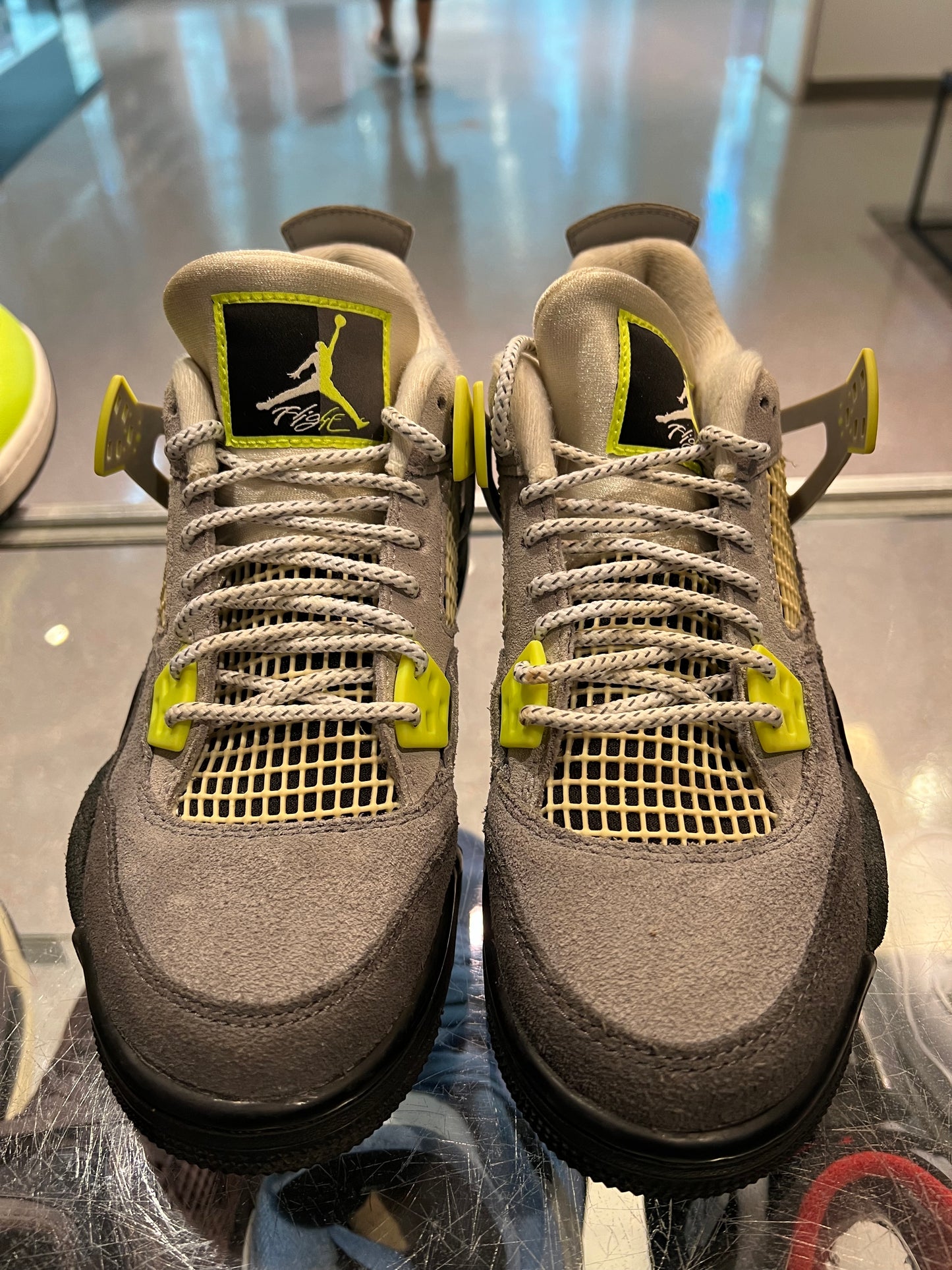 Size 4y Air Jordan 4 OG “Neon” (Mall)