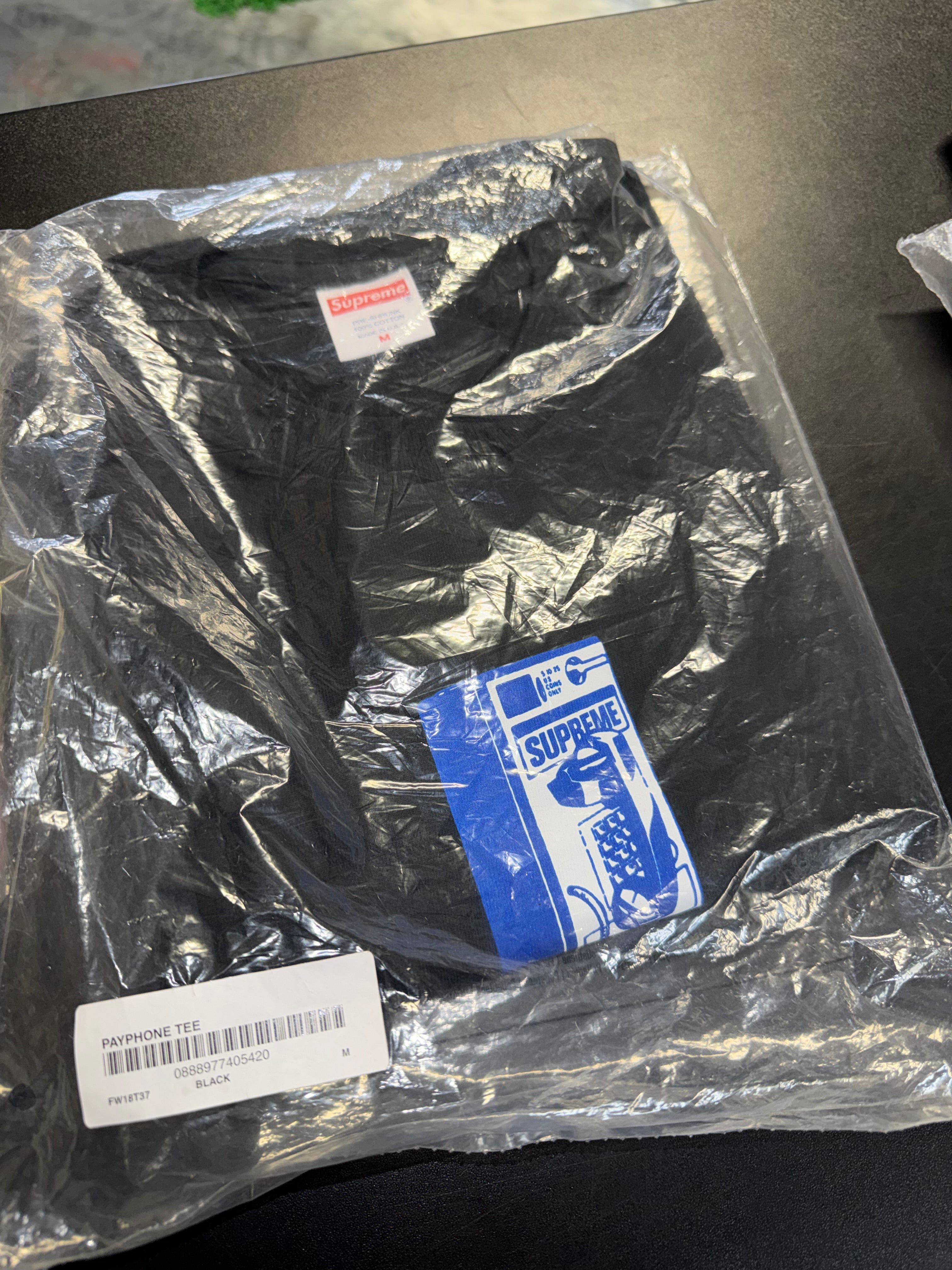 Size M Supreme Payphone Tee “Black” Brand New