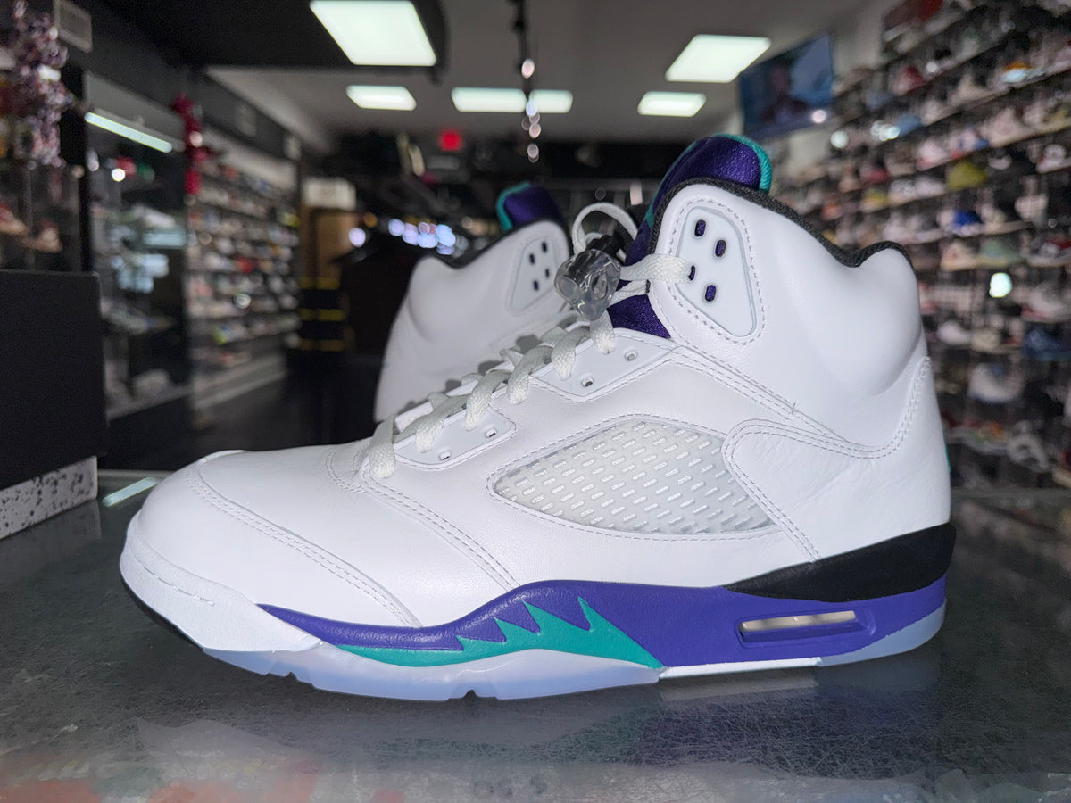 Air Jordan 5 White Grape sneaker, pre-owned, size 10.5 – view 2