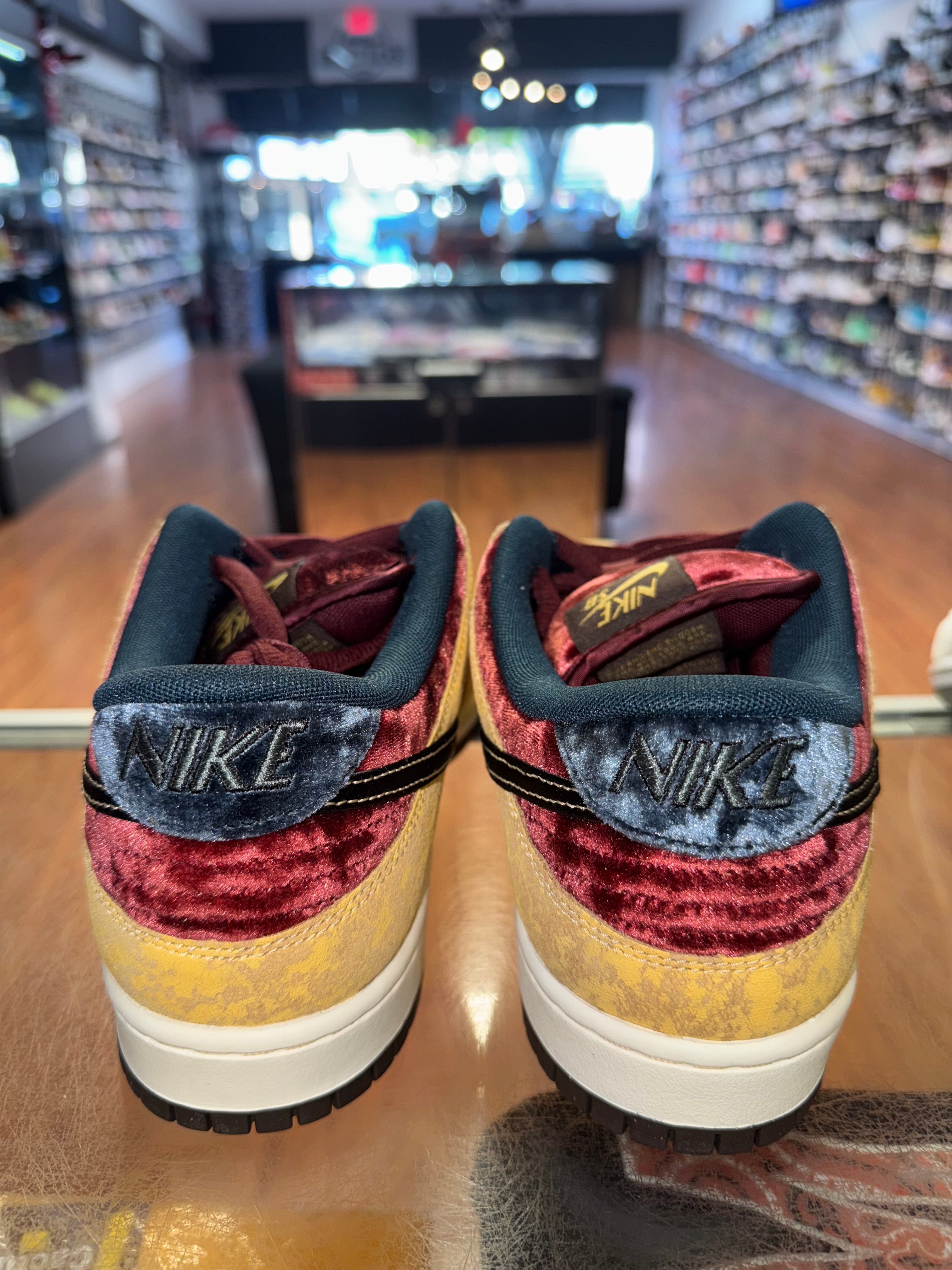 Size 9 Dunk Low SB "City of Cinema" Brand New