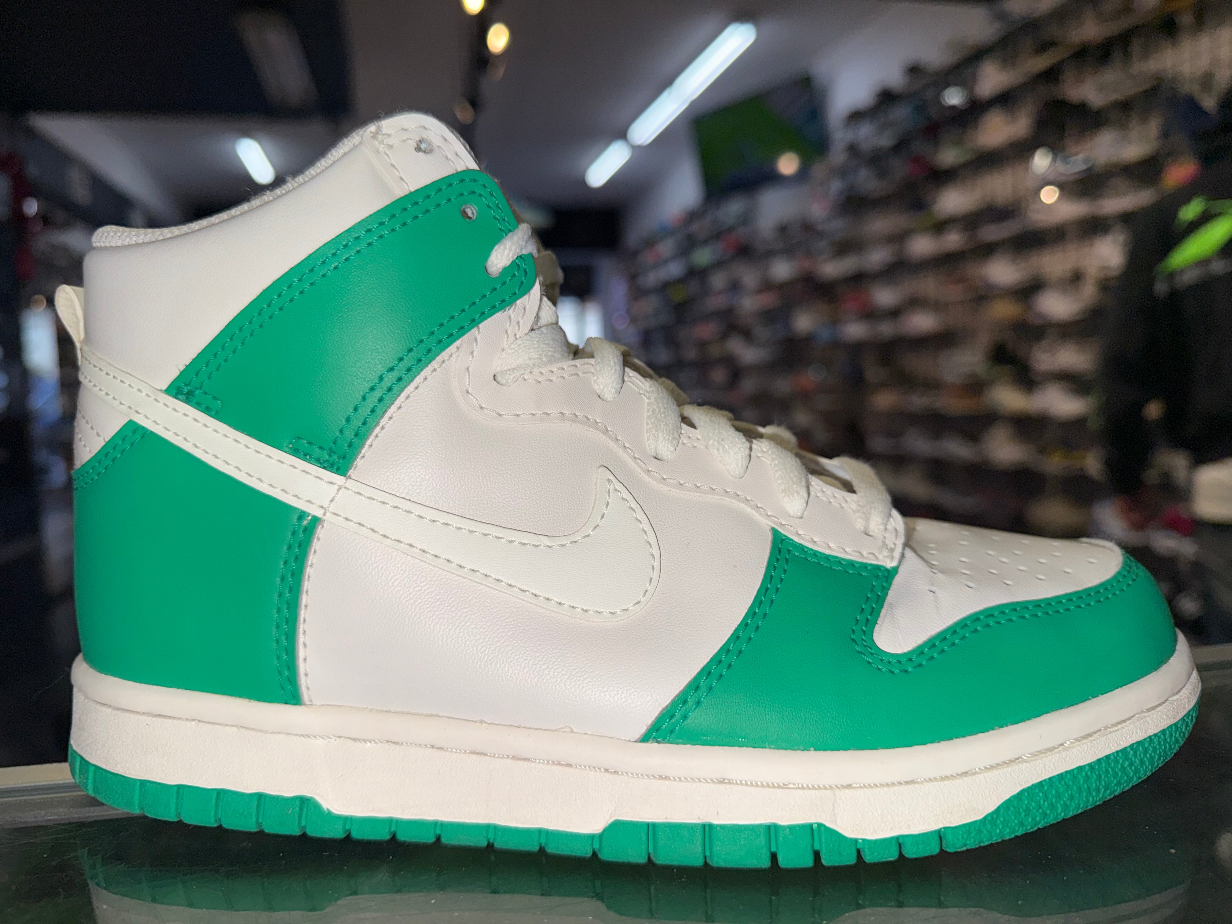 Size 5.5y Dunk High "Phantom Stadium Green"
