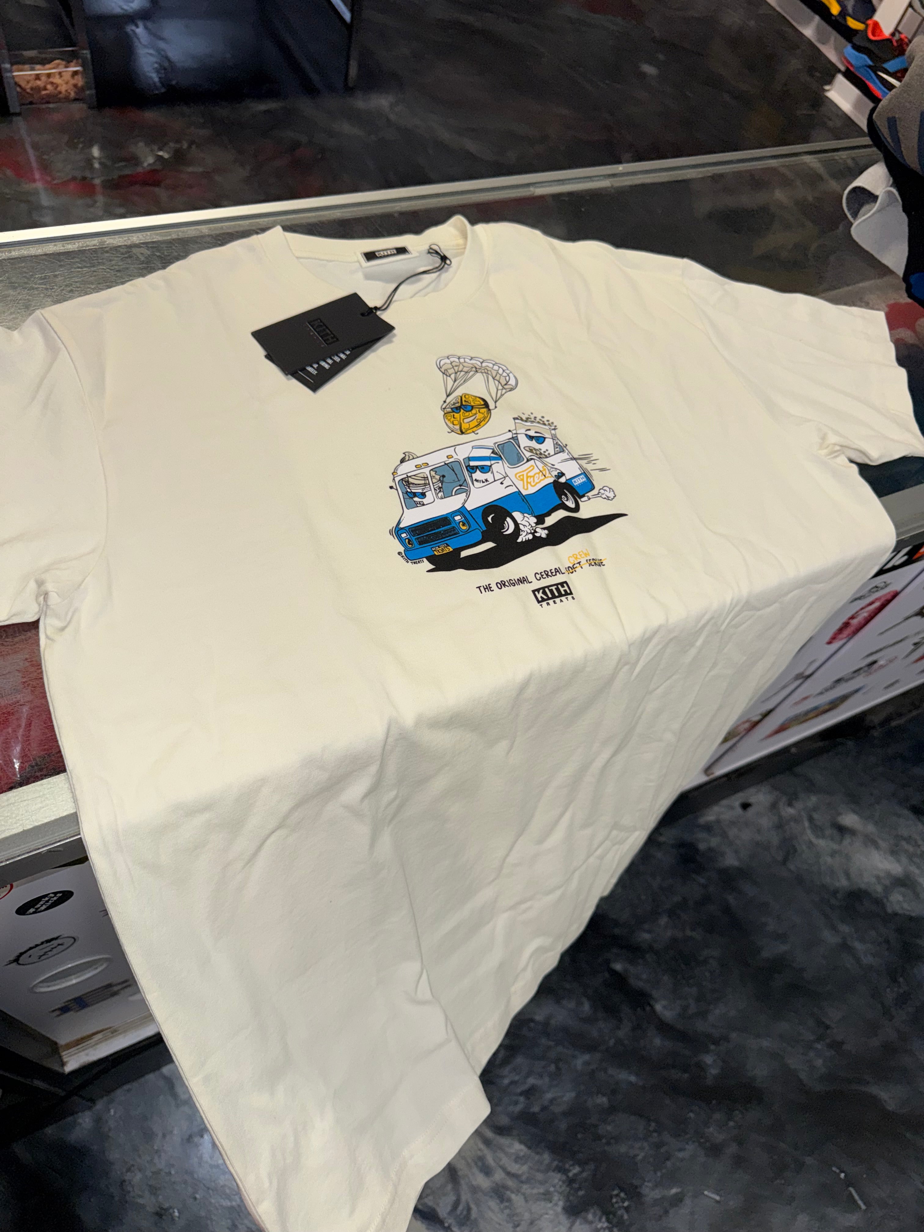 Size M Kith Treats Parade Tee “Sand” Brand New