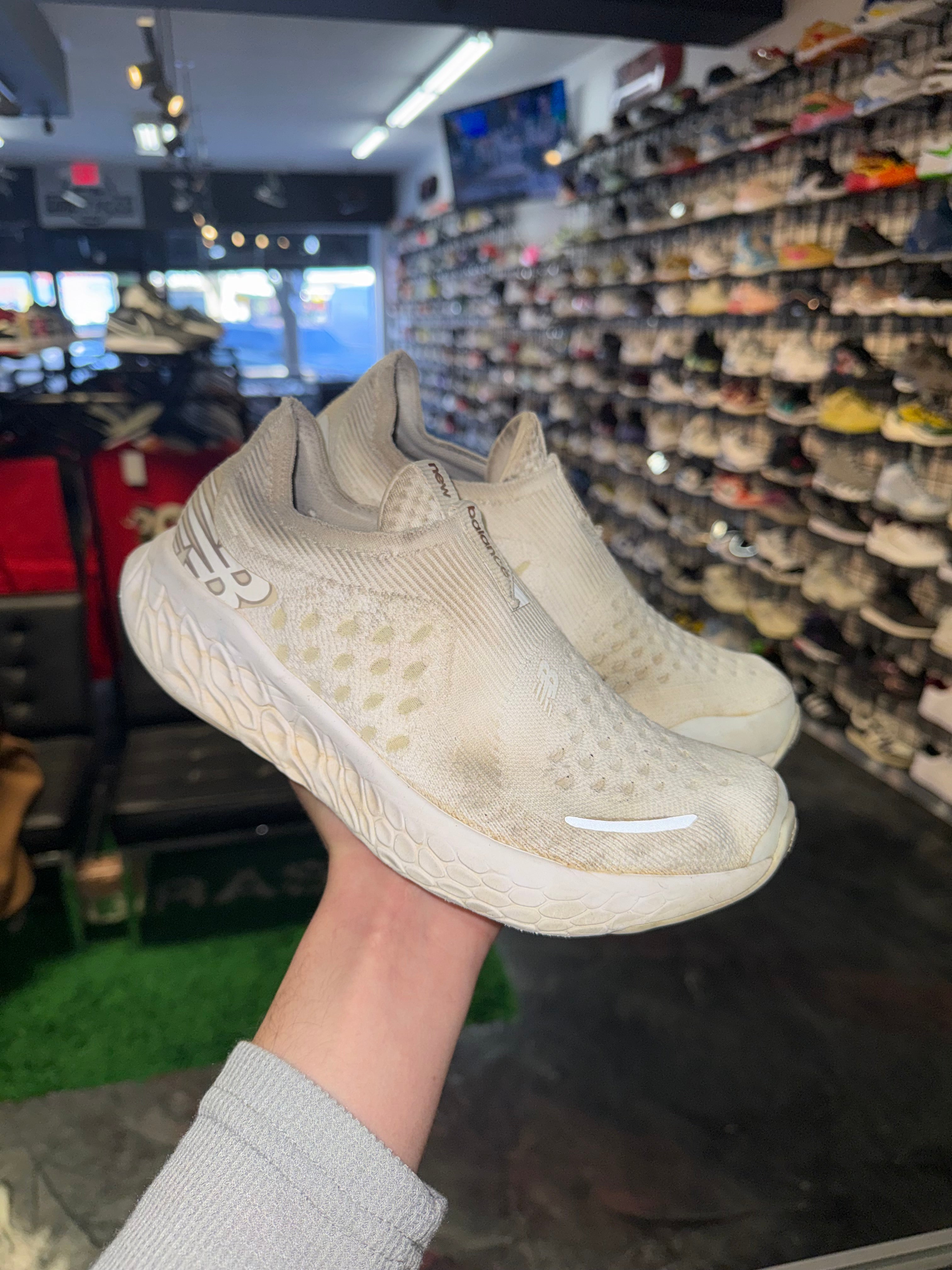 Size 7W New Balance RNR White FREE