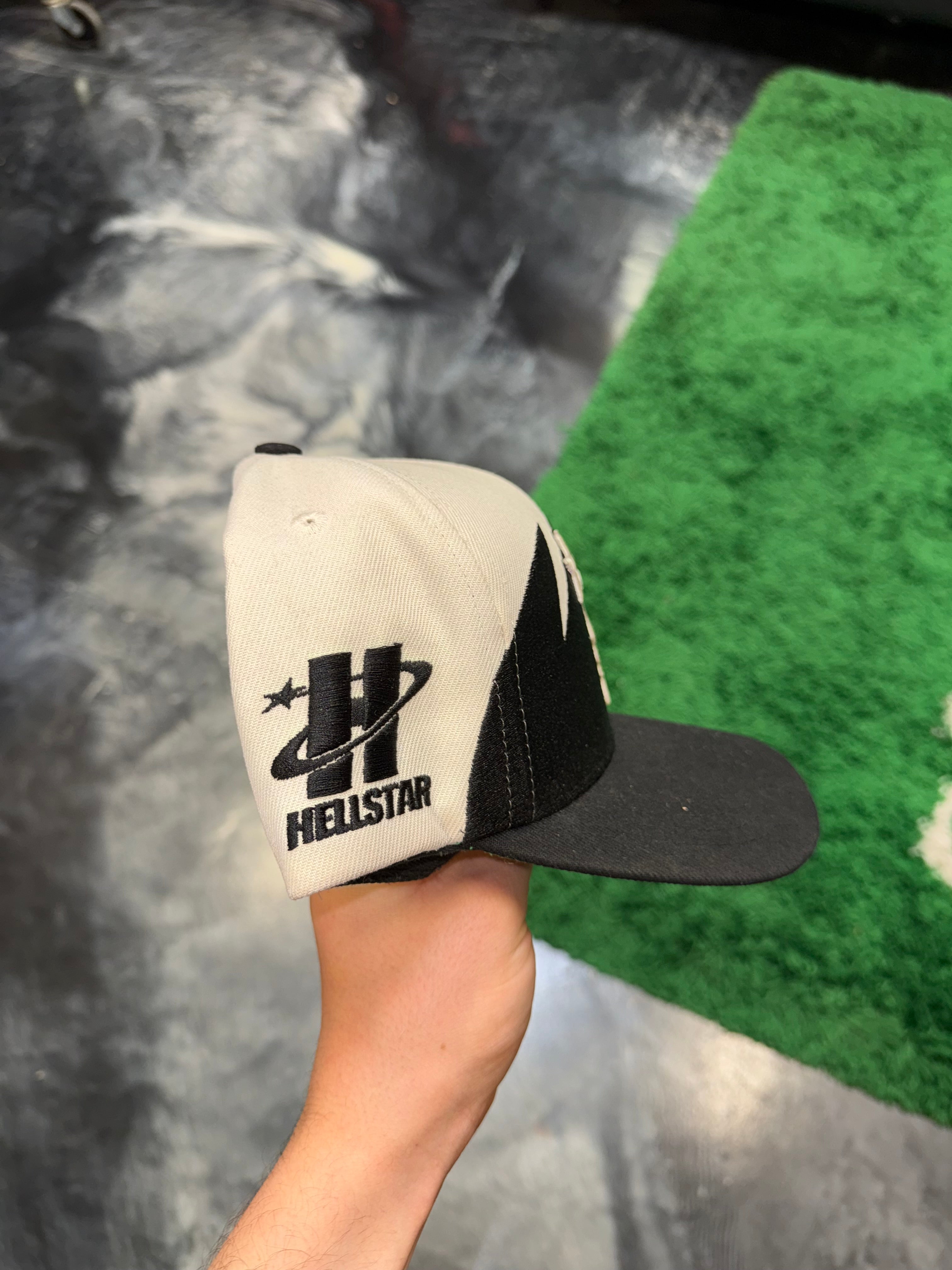 Size OS Hellstar P2P SnapBack Hat “Black/White”