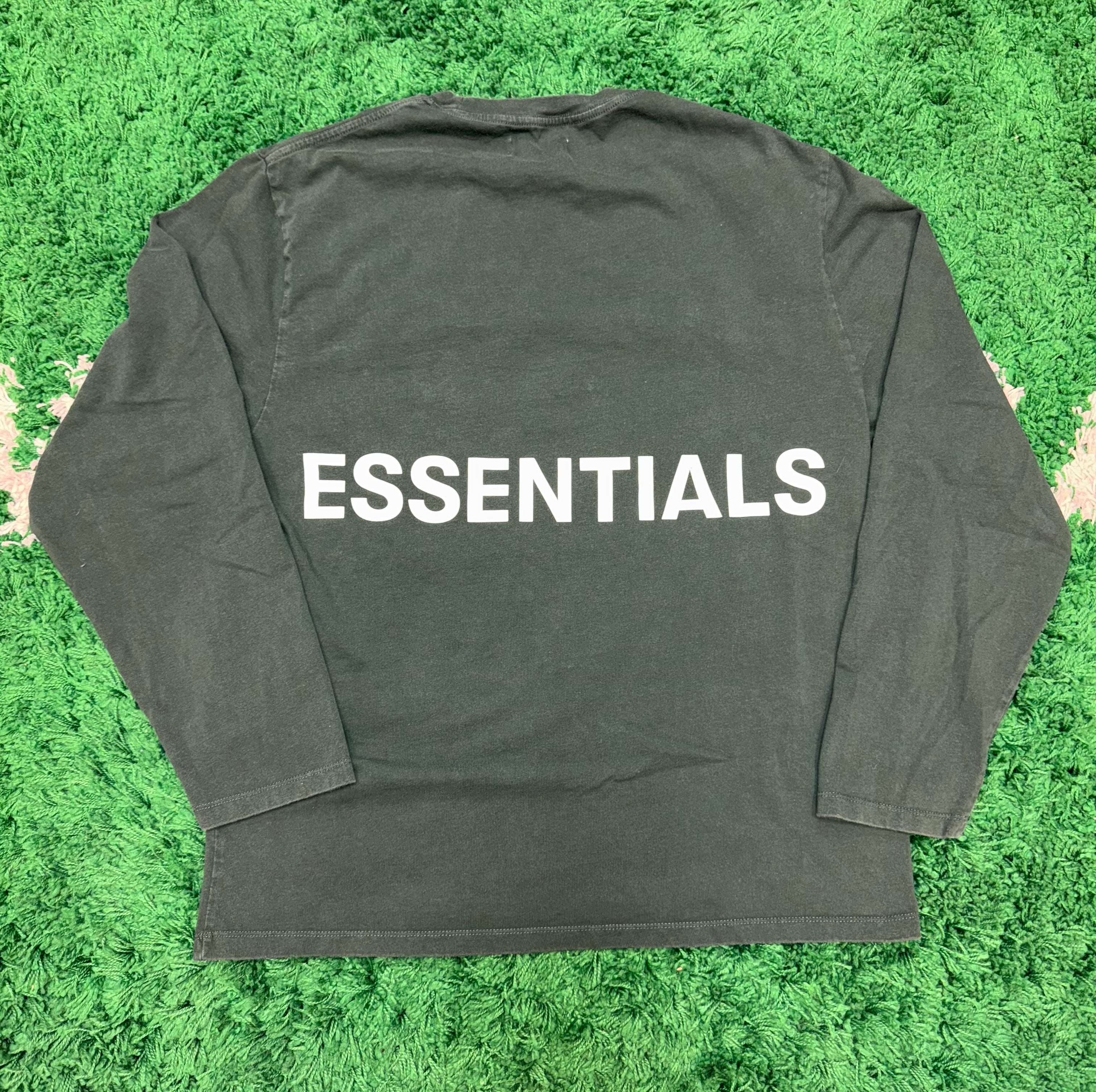 Size M Essentials Boxy Logo Long Sleeve “Green”